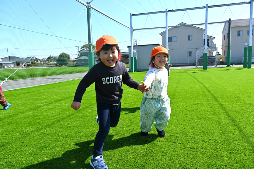 園庭でおもいっきり遊びました♪