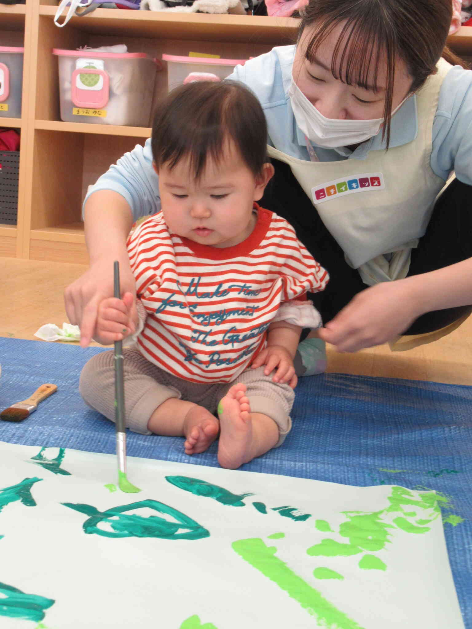 えのぐペタペタ