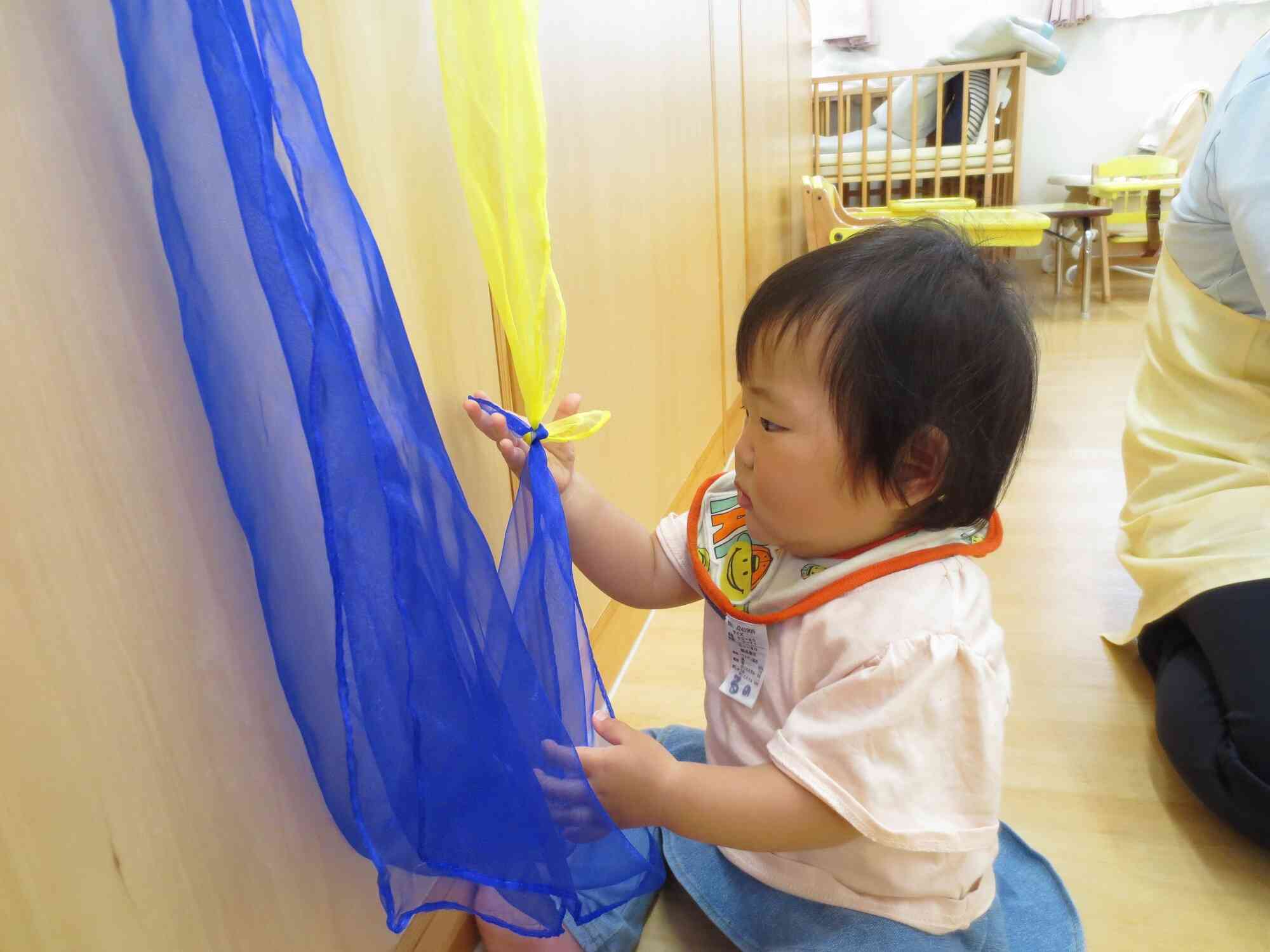 ひよこ組 スカーフ遊び♪