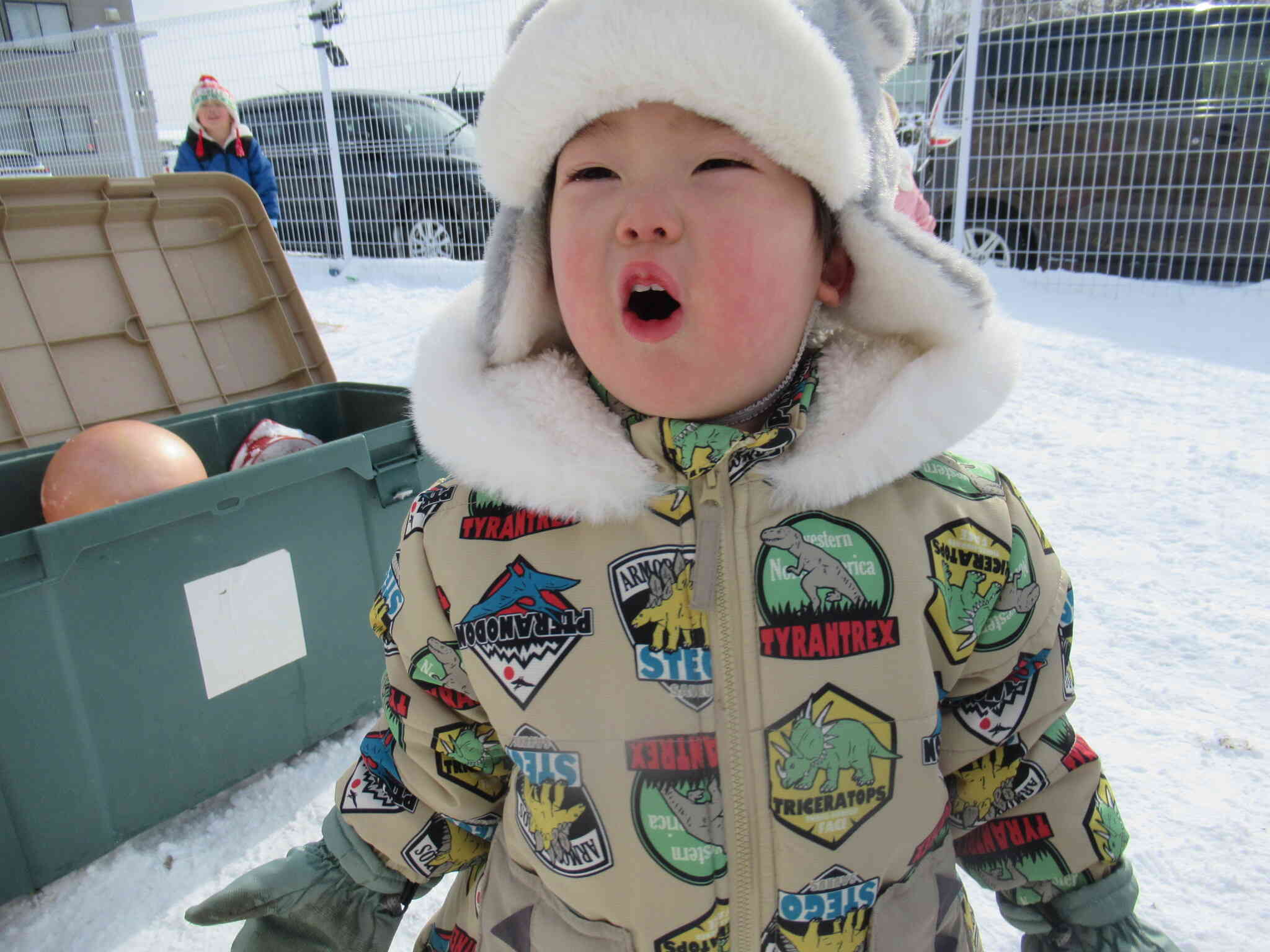 雪遊び(0歳児ひよこ組)