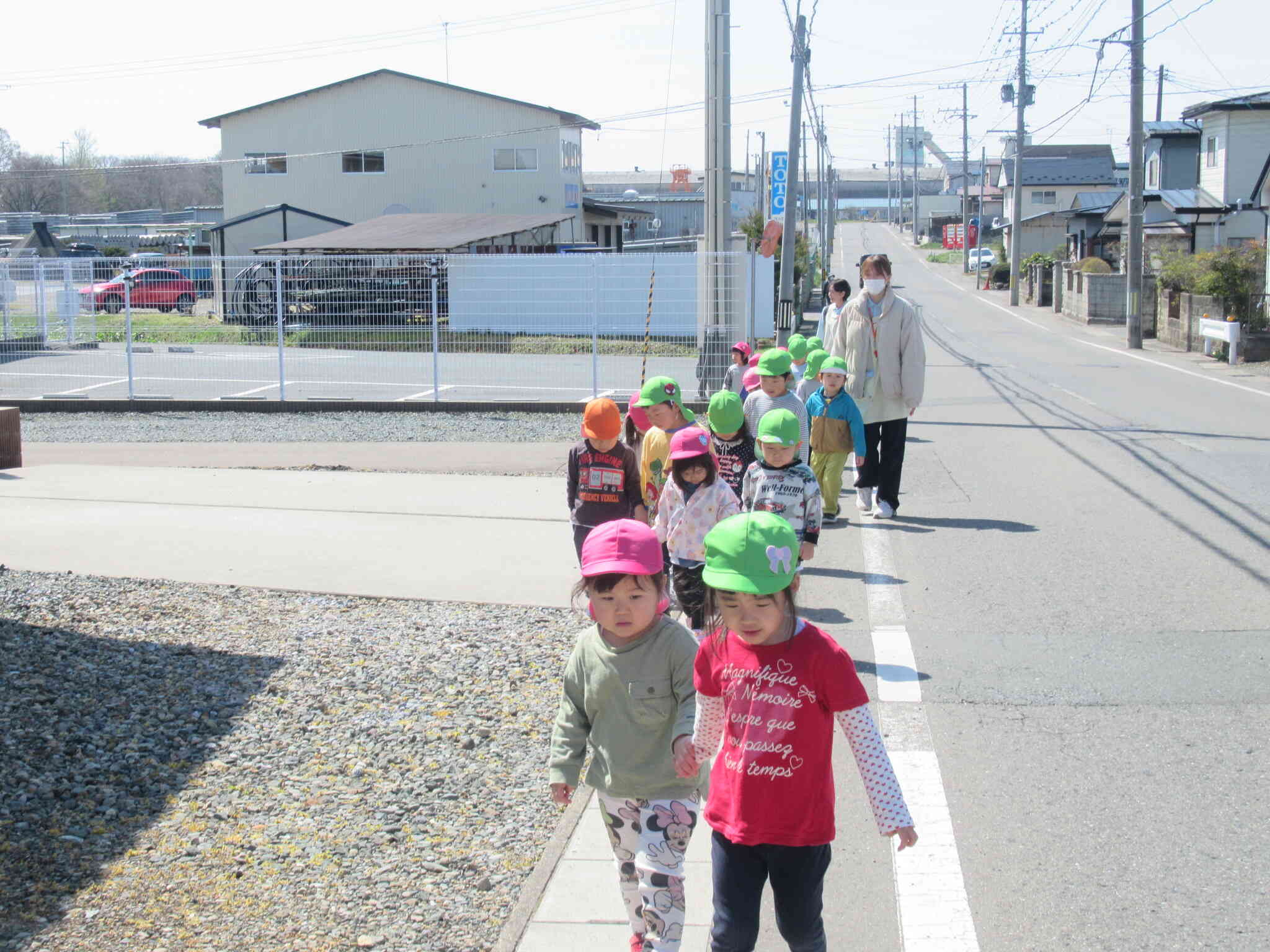 春のお散歩へ(4歳児ぱんだ組)