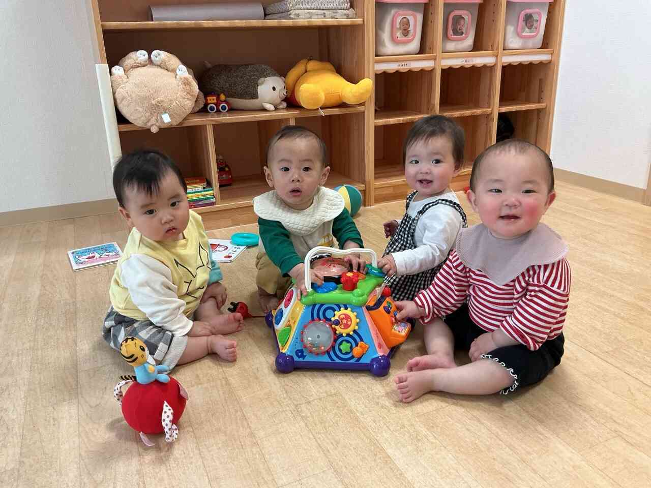 保育園、楽しく通っているよ♪【0歳児 ひよこ組】