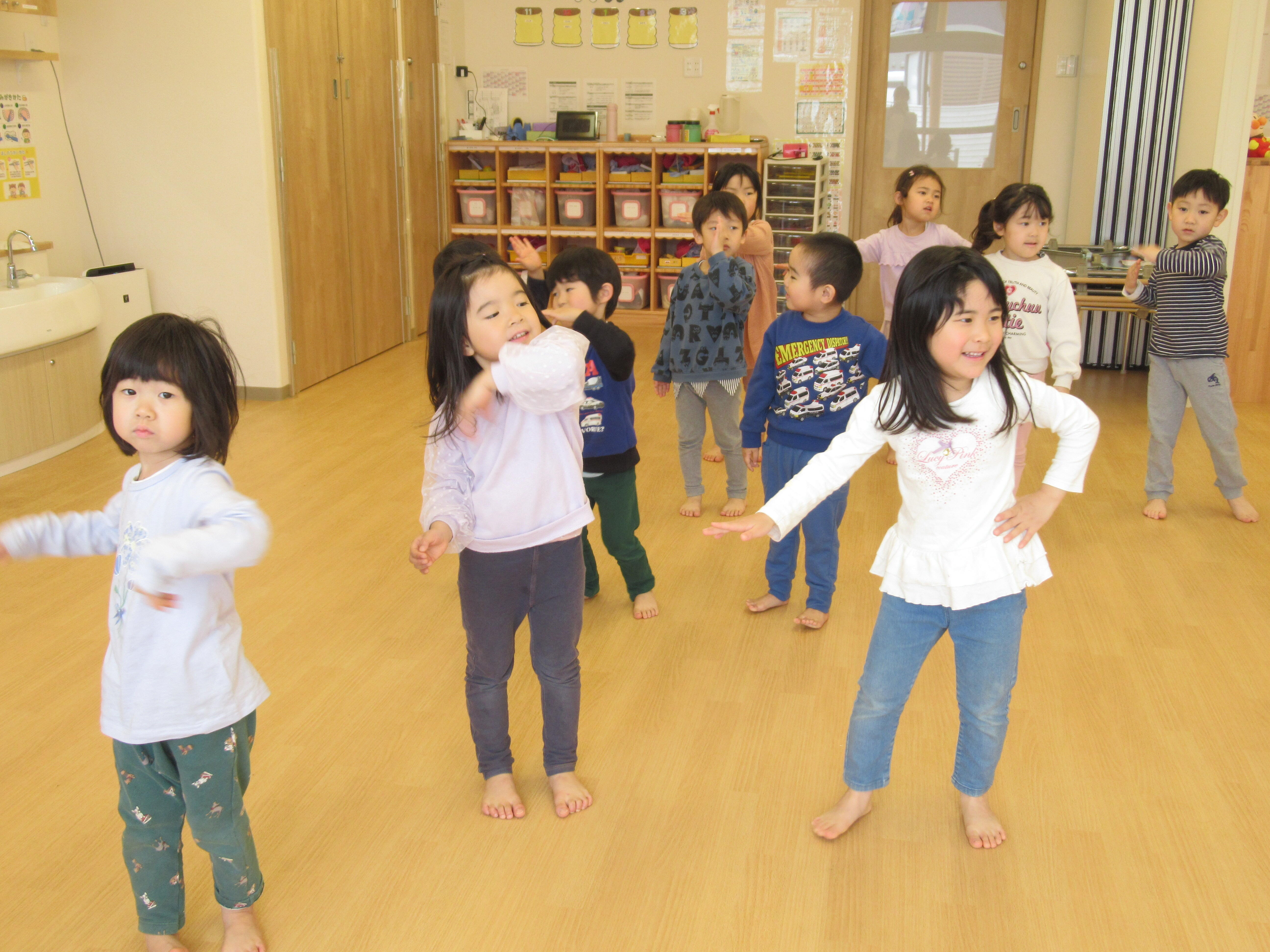 最近の日課は「しゅりけん忍者」を踊ること！
