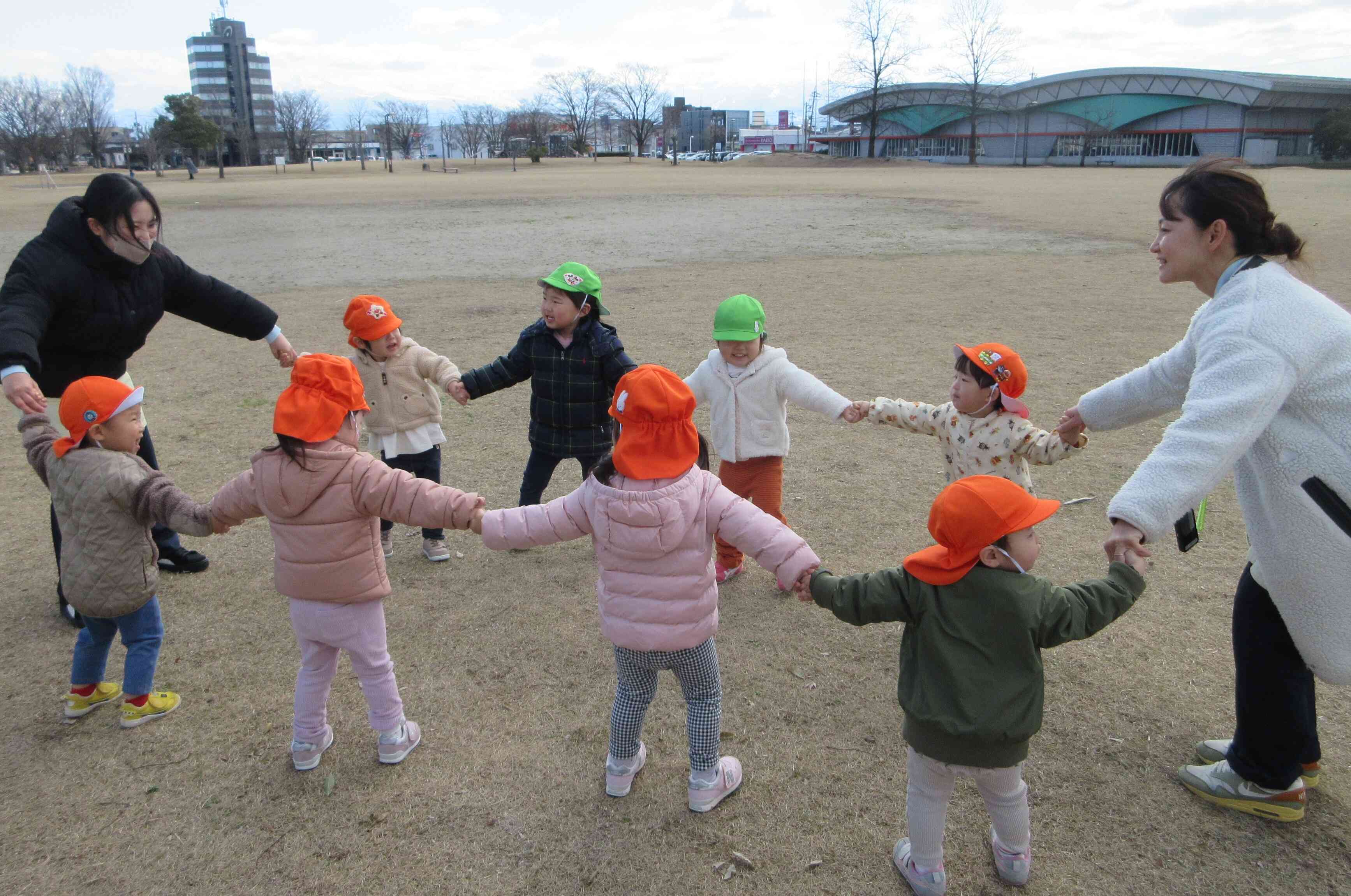 戸外遊びの様子