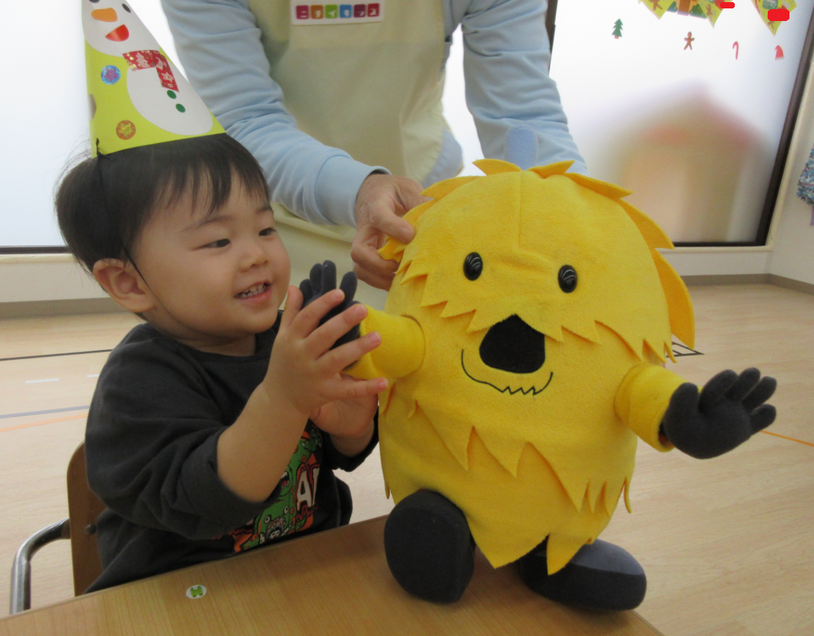 栗原市のマスコット、ねじりほんにょさんに「タッチ~」