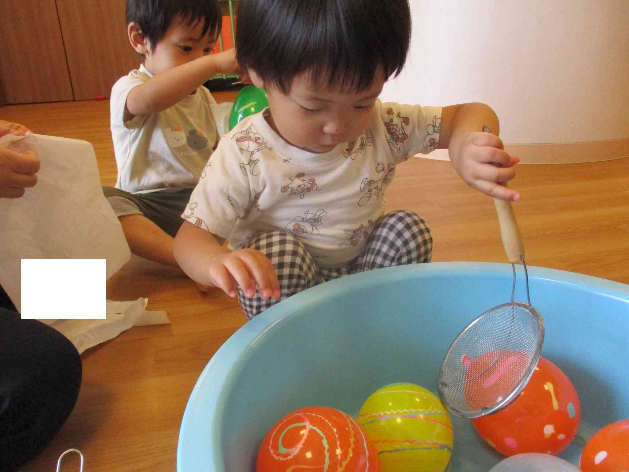 0歳児クラス ひよこ組、1歳児クラス あひる組 縁日ごっこ