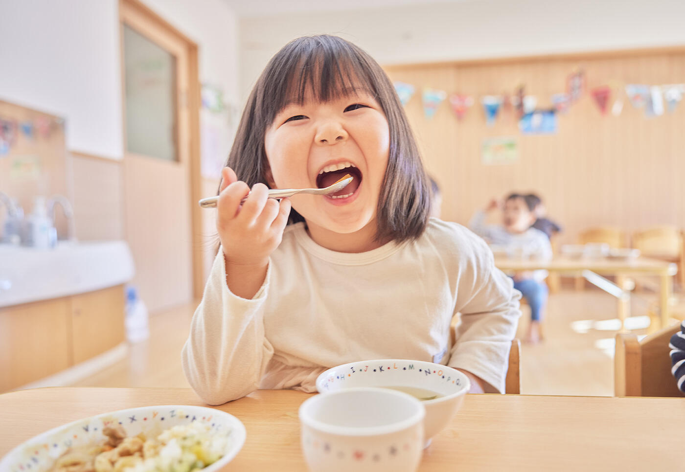 ニチイキッズトップページメインビジュアル6(ニチイキッズ本部)