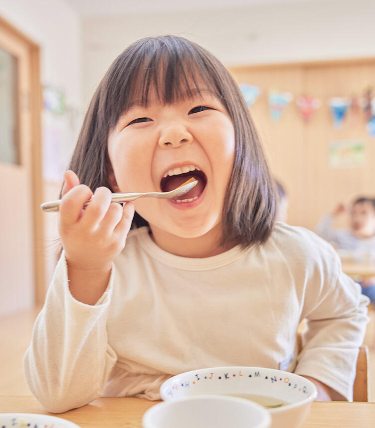 ニチイキッズトップページメインビジュアル6(ニチイキッズ本部)