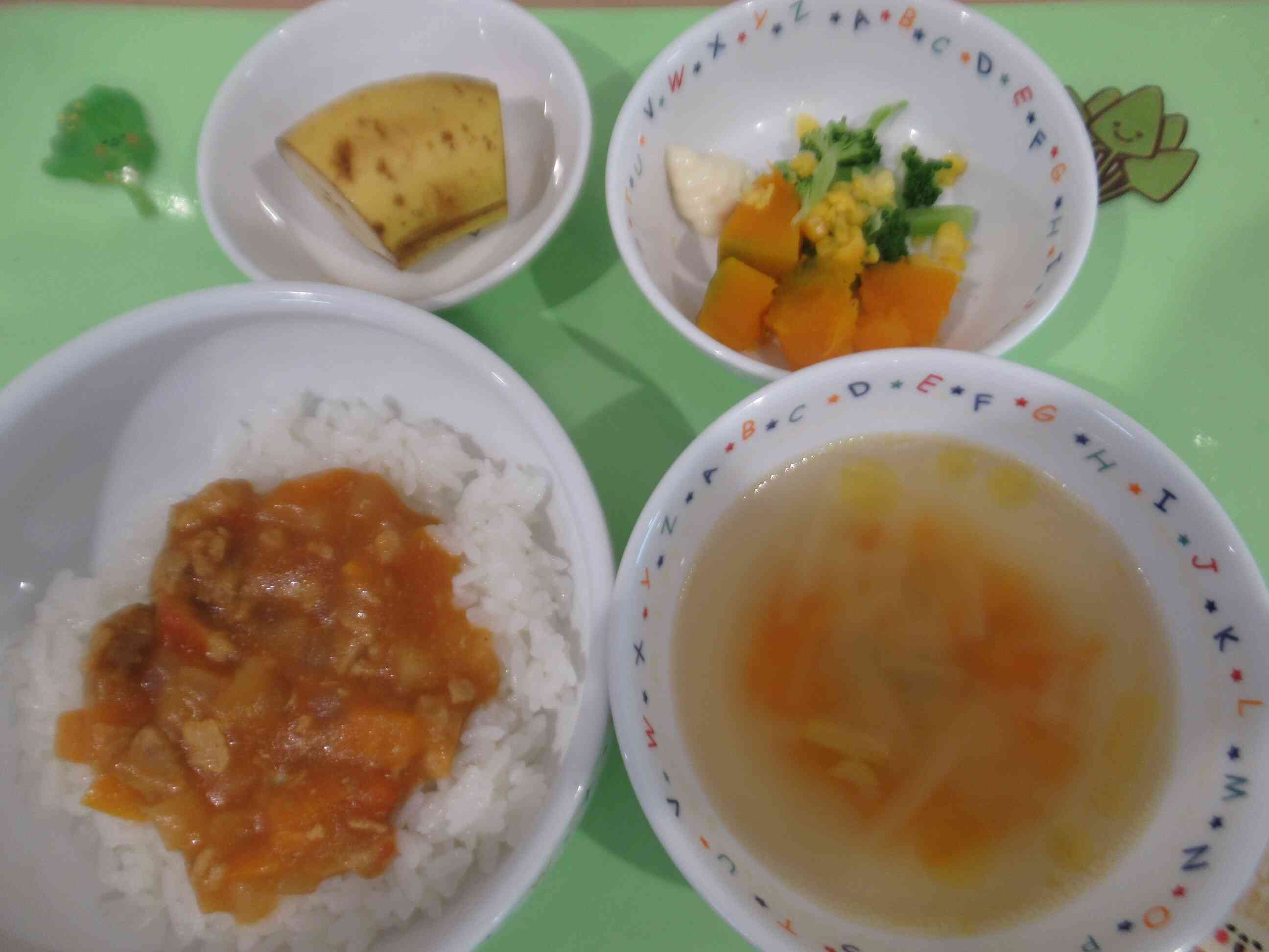 8月の給食「カレーライス」