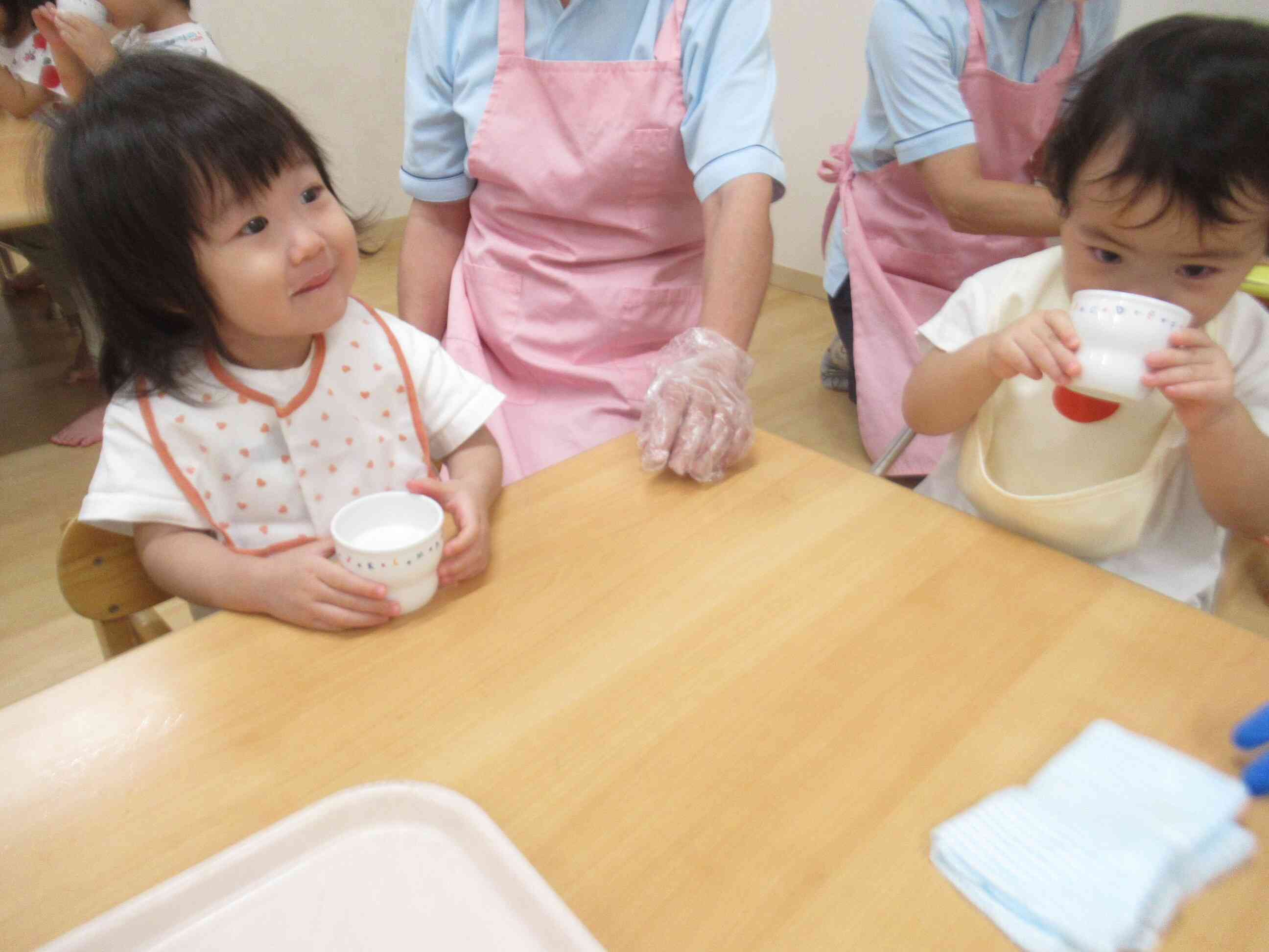 「バナナジュースをいただきま～す」