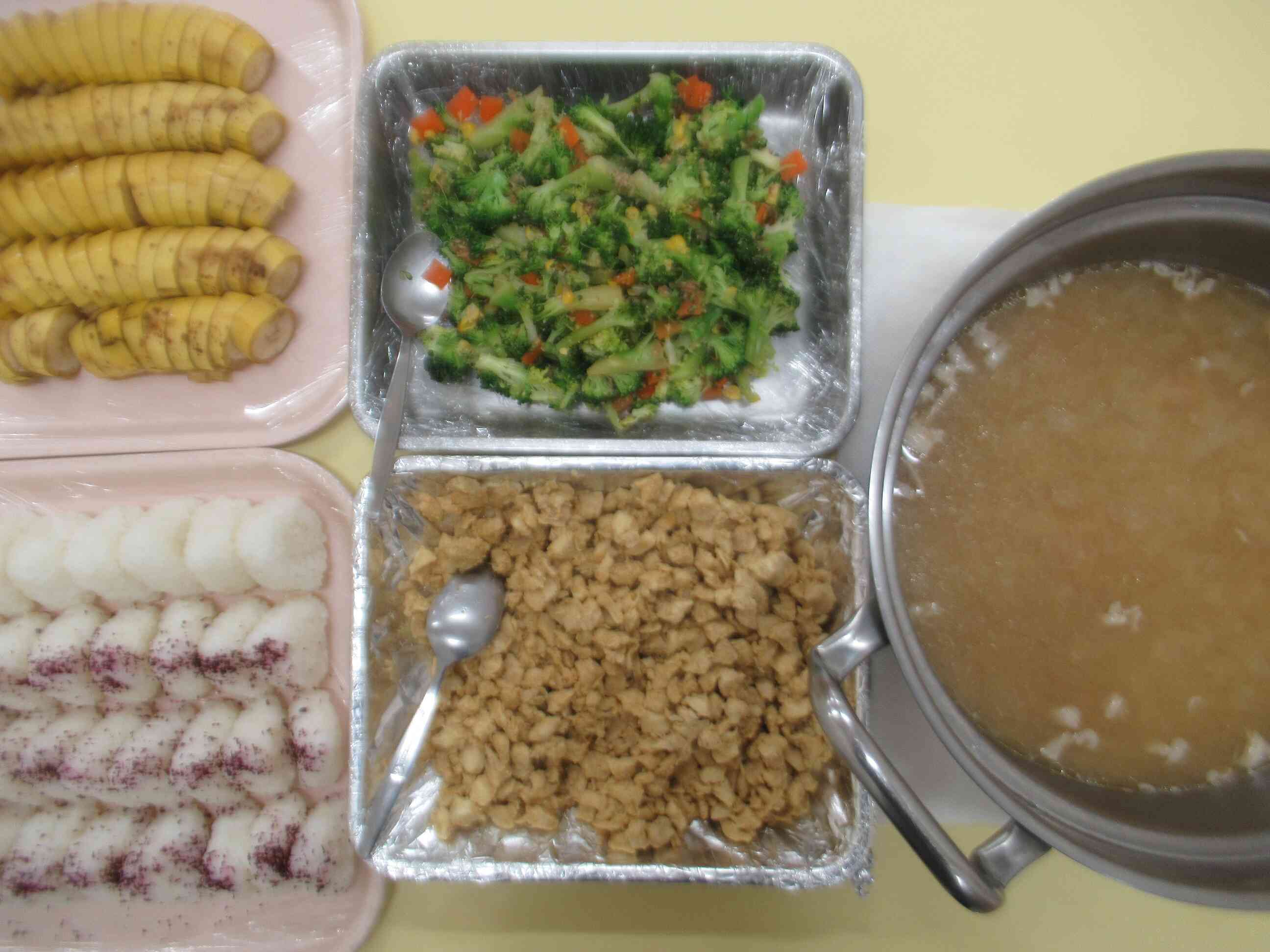 ３月「お別れバイキング給食」