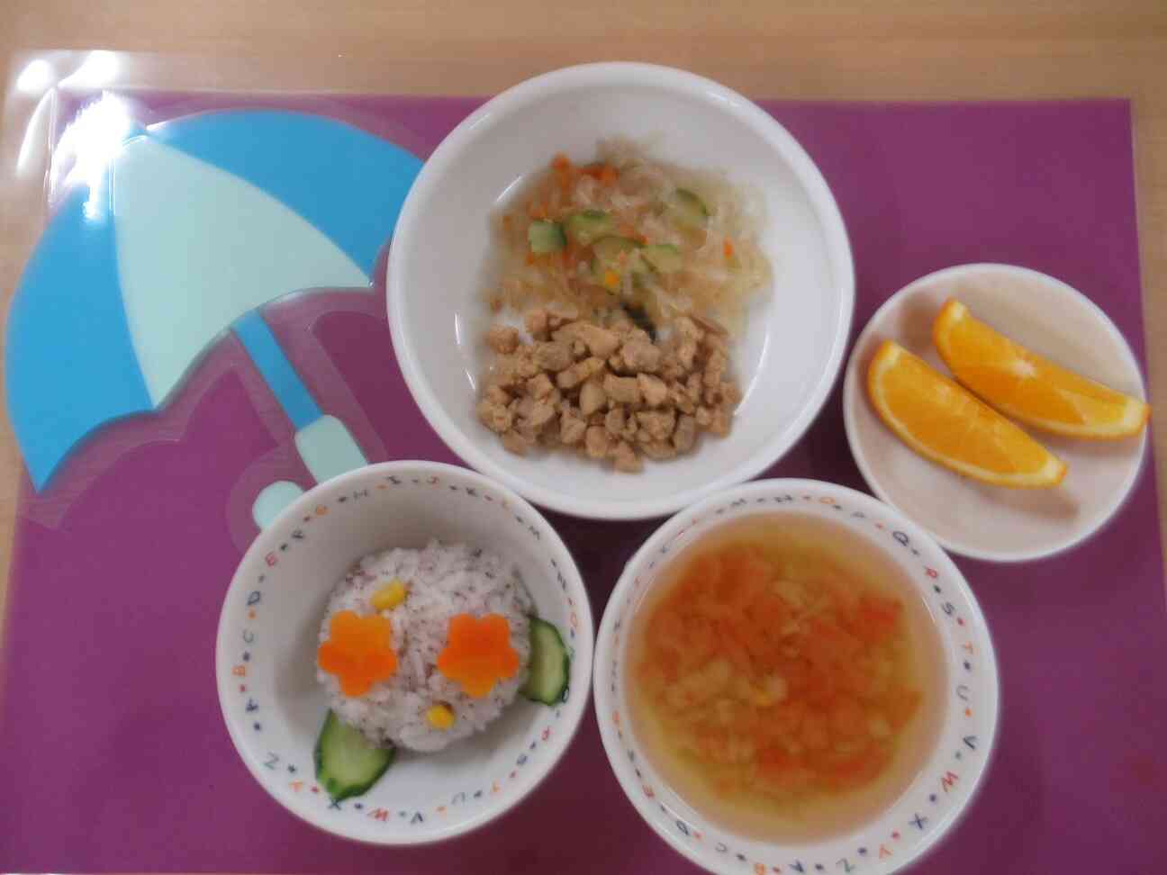 ６月の給食「アジサイライス」