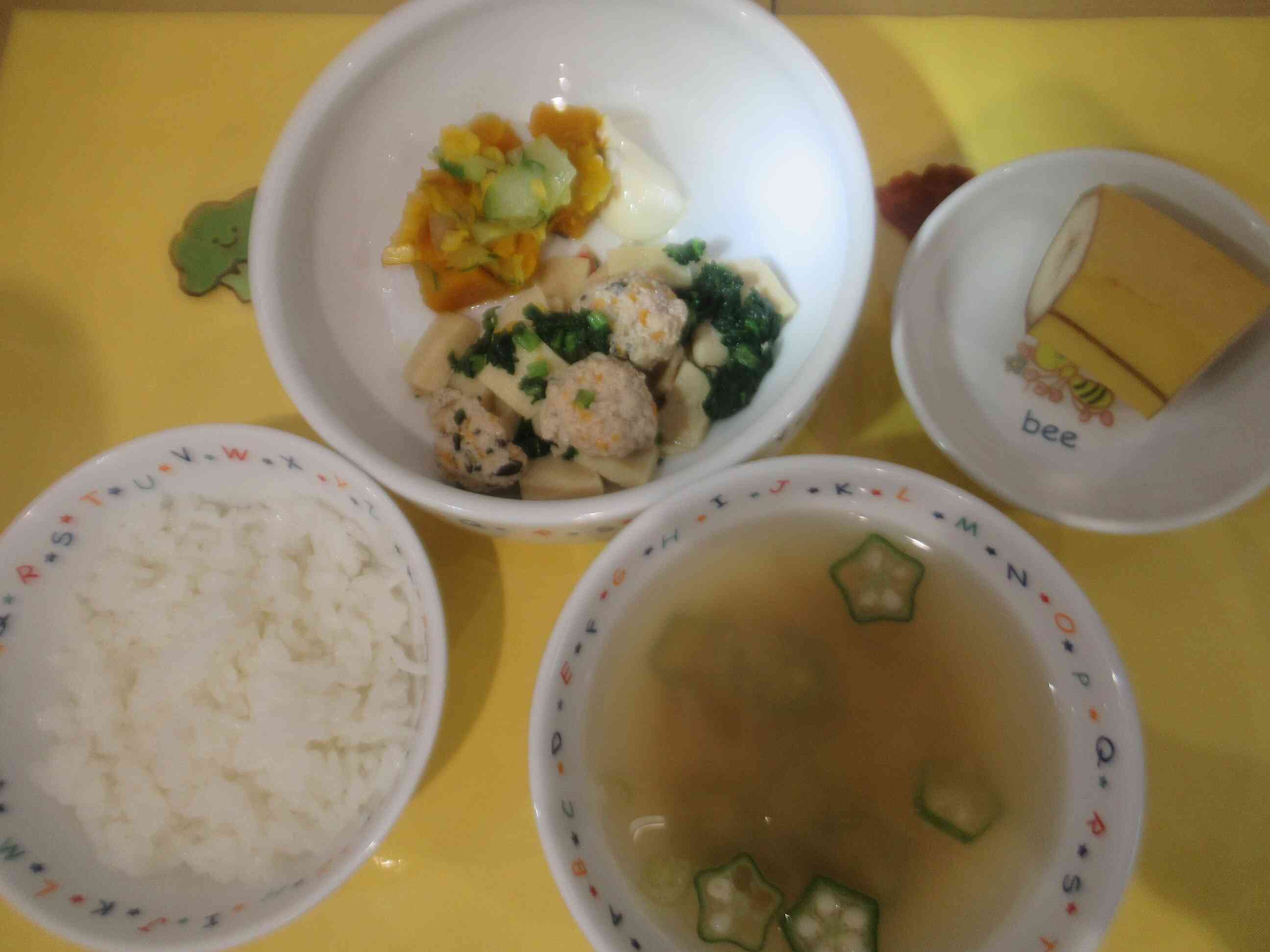 9月の給食「高野豆腐と団子の煮物」