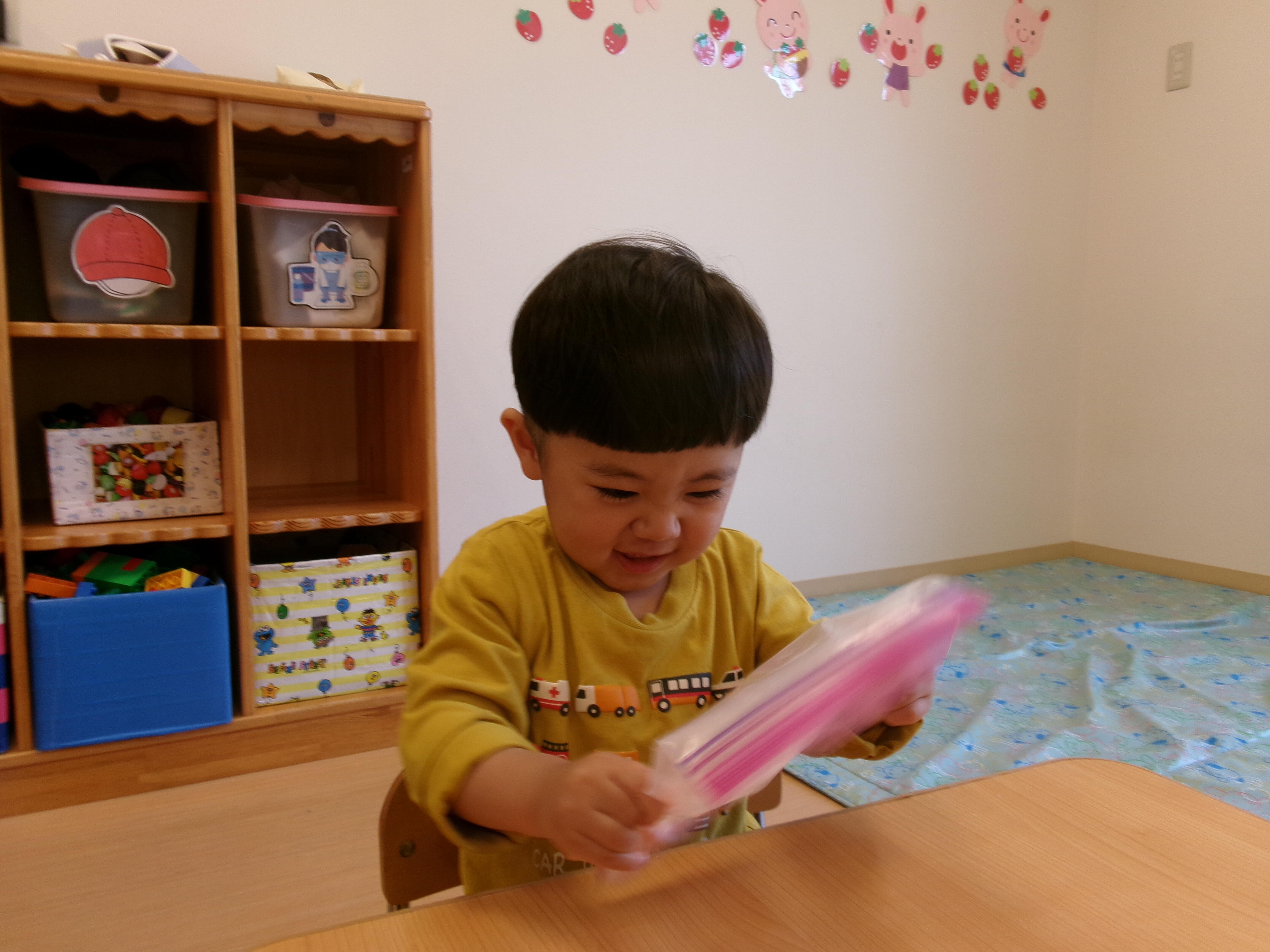 次は牛乳を入れます。