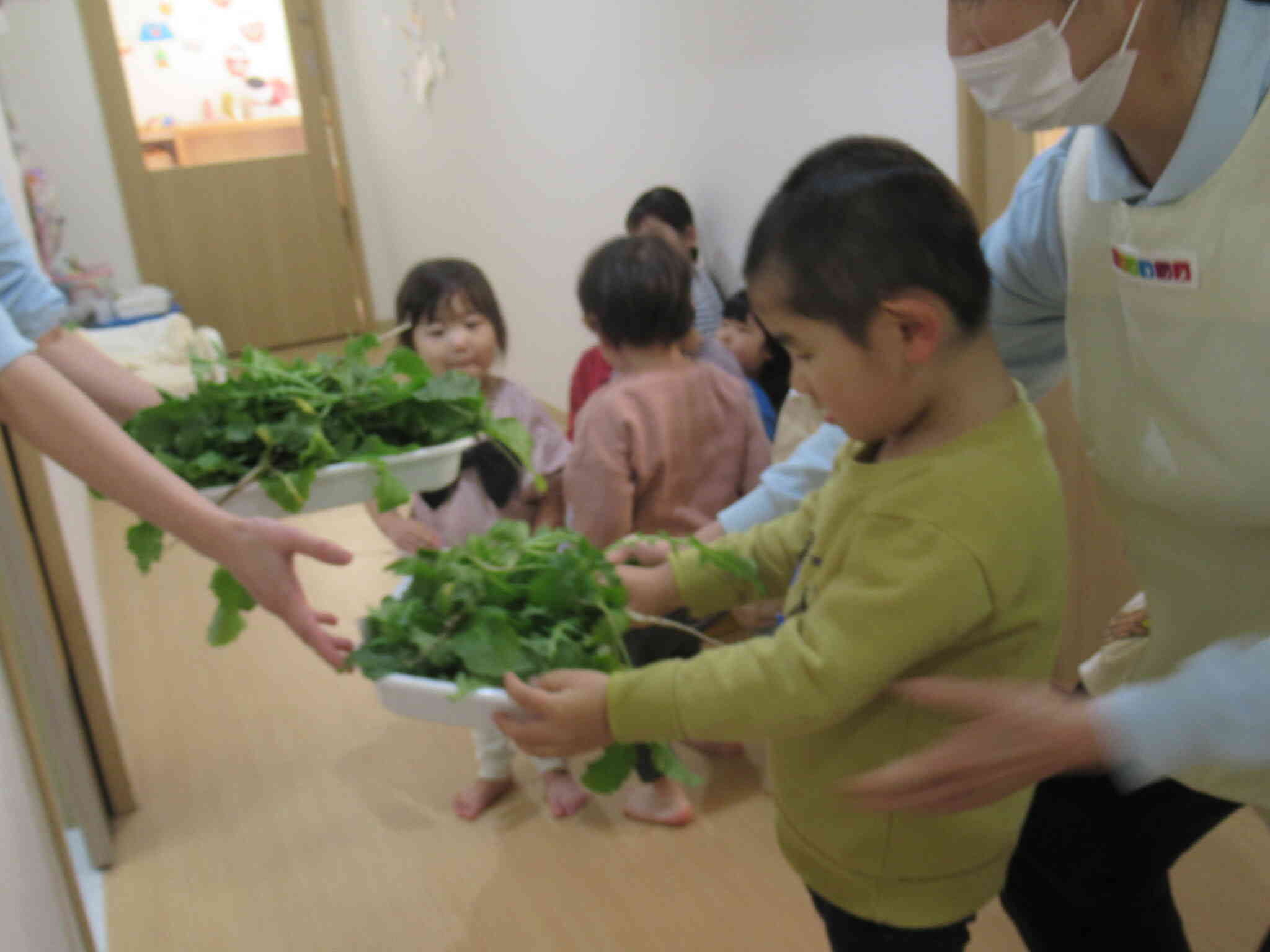 給食室までお届け♬　「お願いします！」