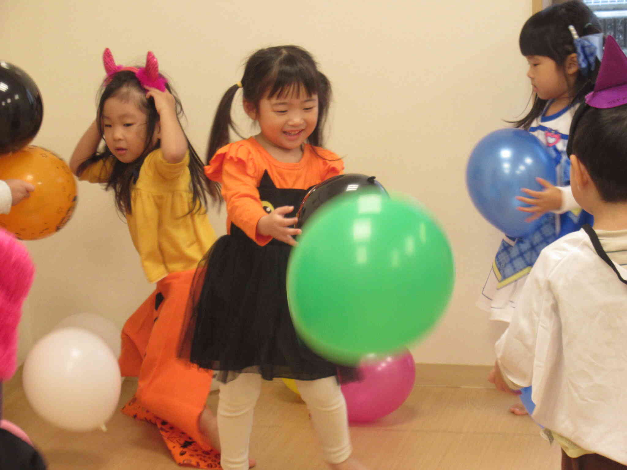 ふわふわ風船のお部屋はとっても可愛い♡いろんな色の風船がいっぱい♡