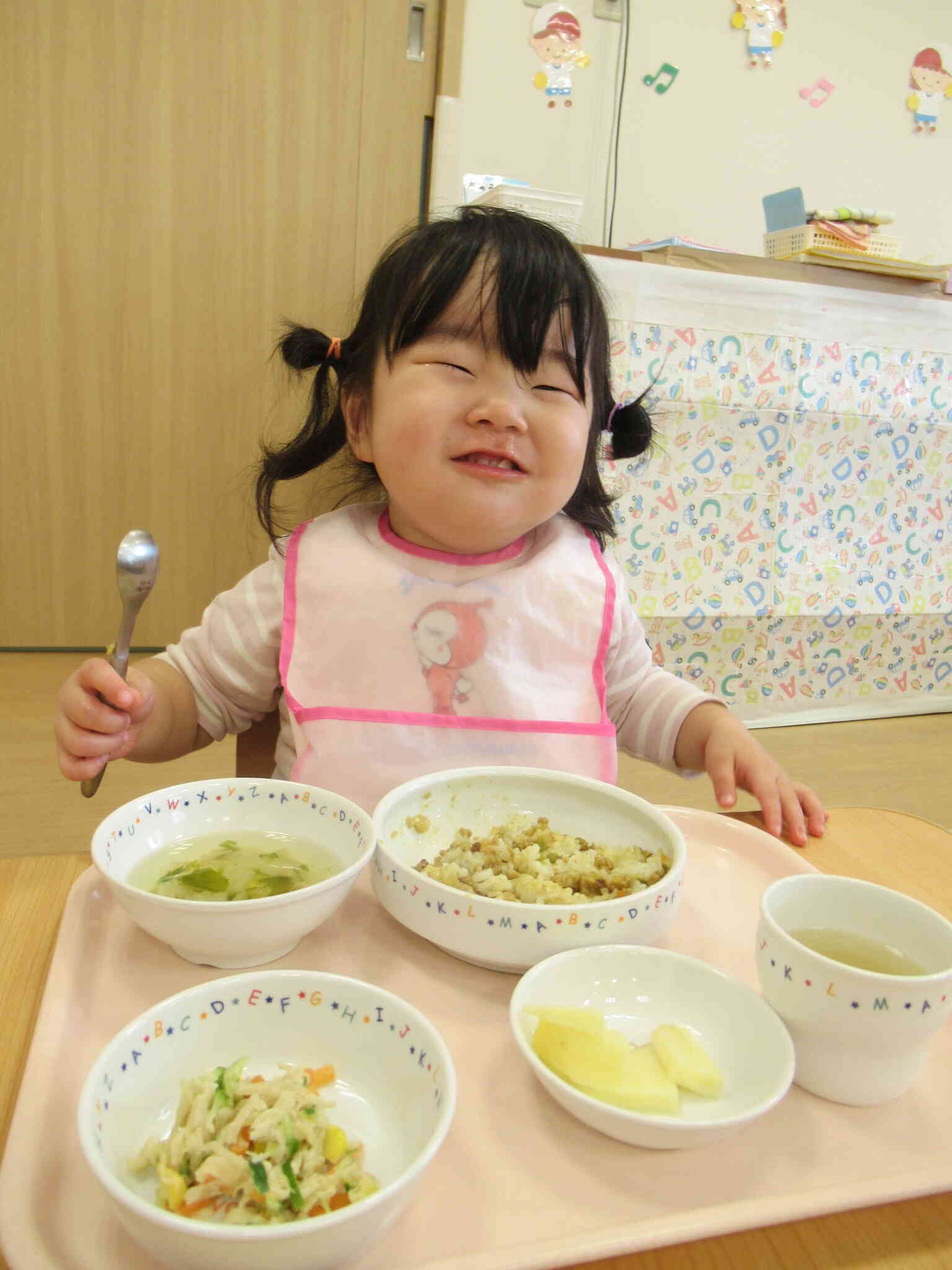 みんなで楽しく、かみかみ♪もぐもぐ♪