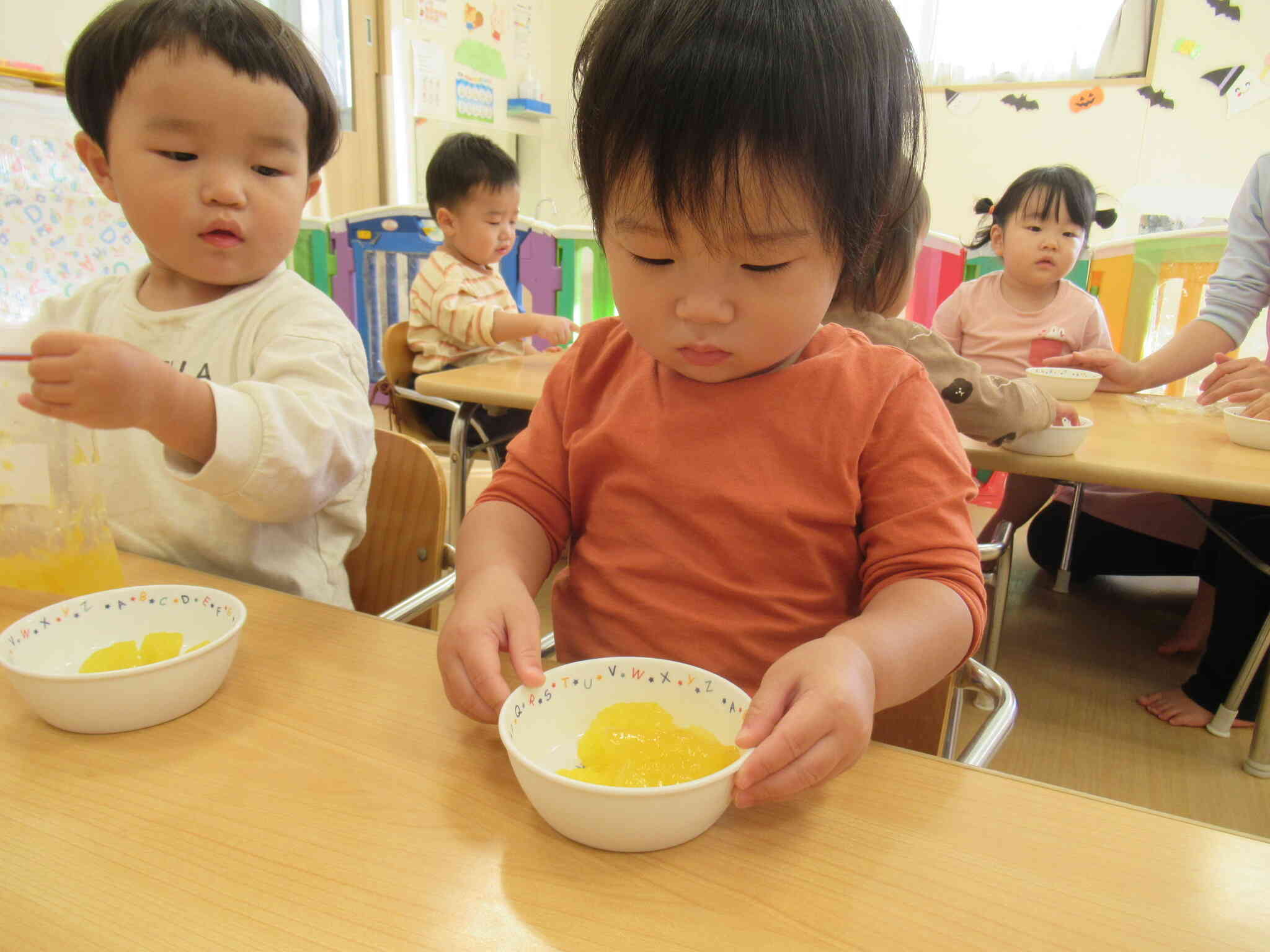 お皿を軽くゆすると・・・