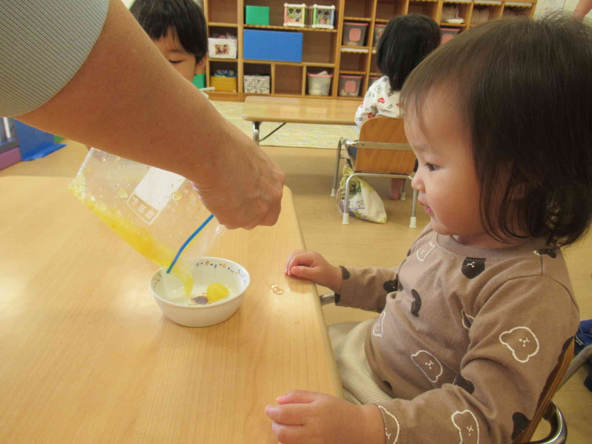 できあがったゼリーをお皿に出すと・・・