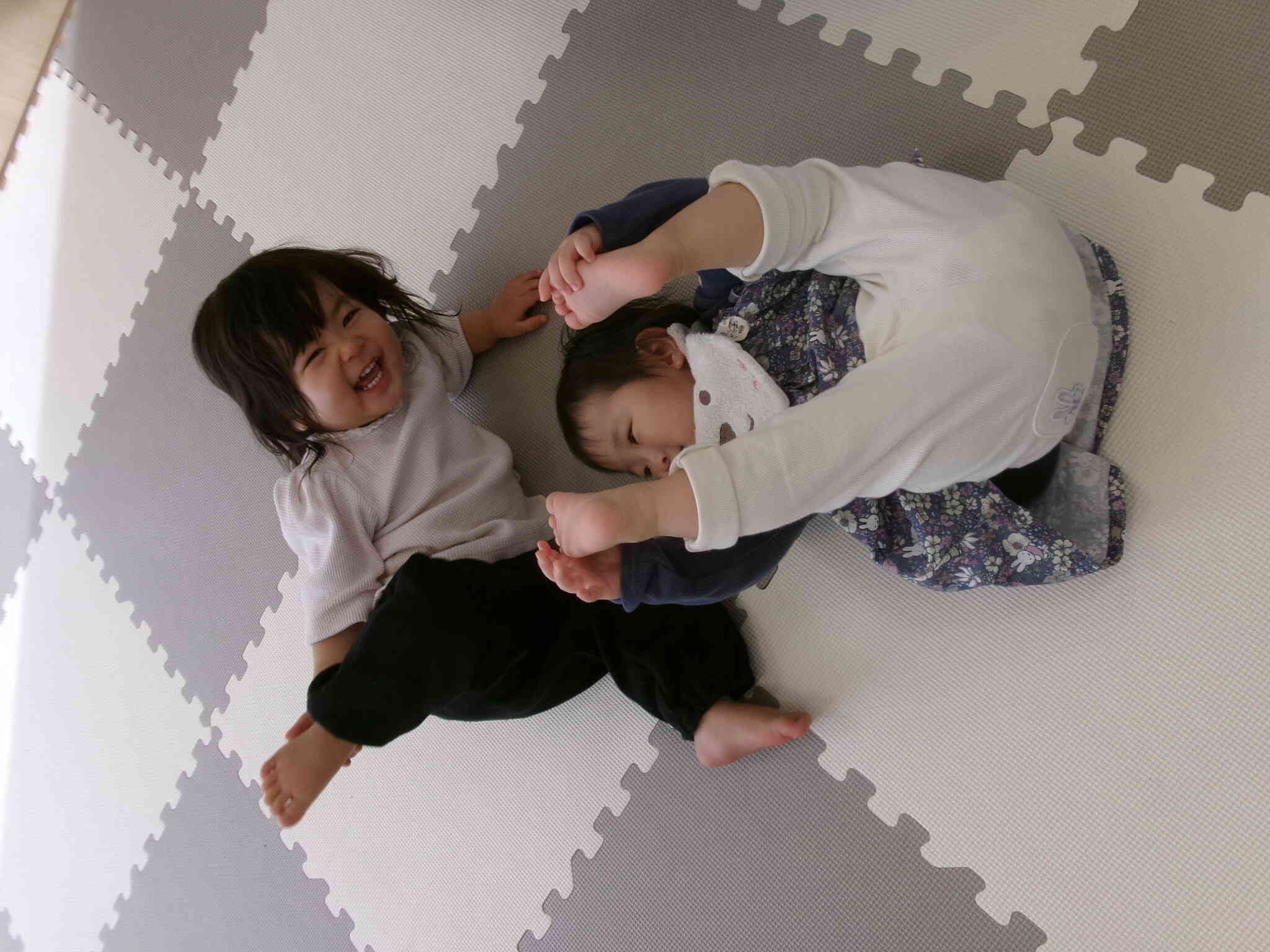 一緒に寝転がってゴローン☆