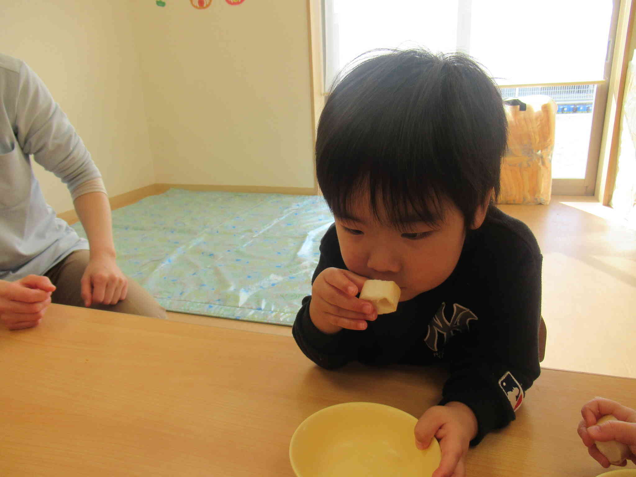 匂いも嗅いでいました。