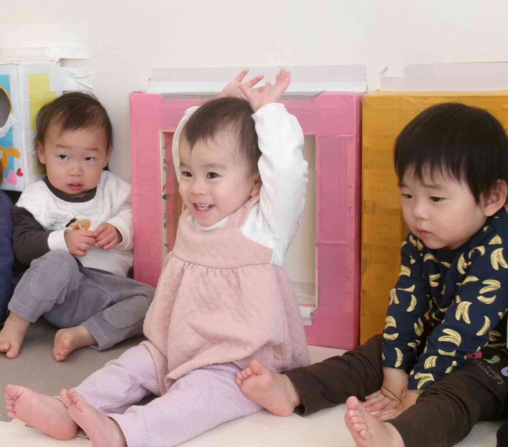 お返事ハーイ！と元気よく手をあげてくれました♡