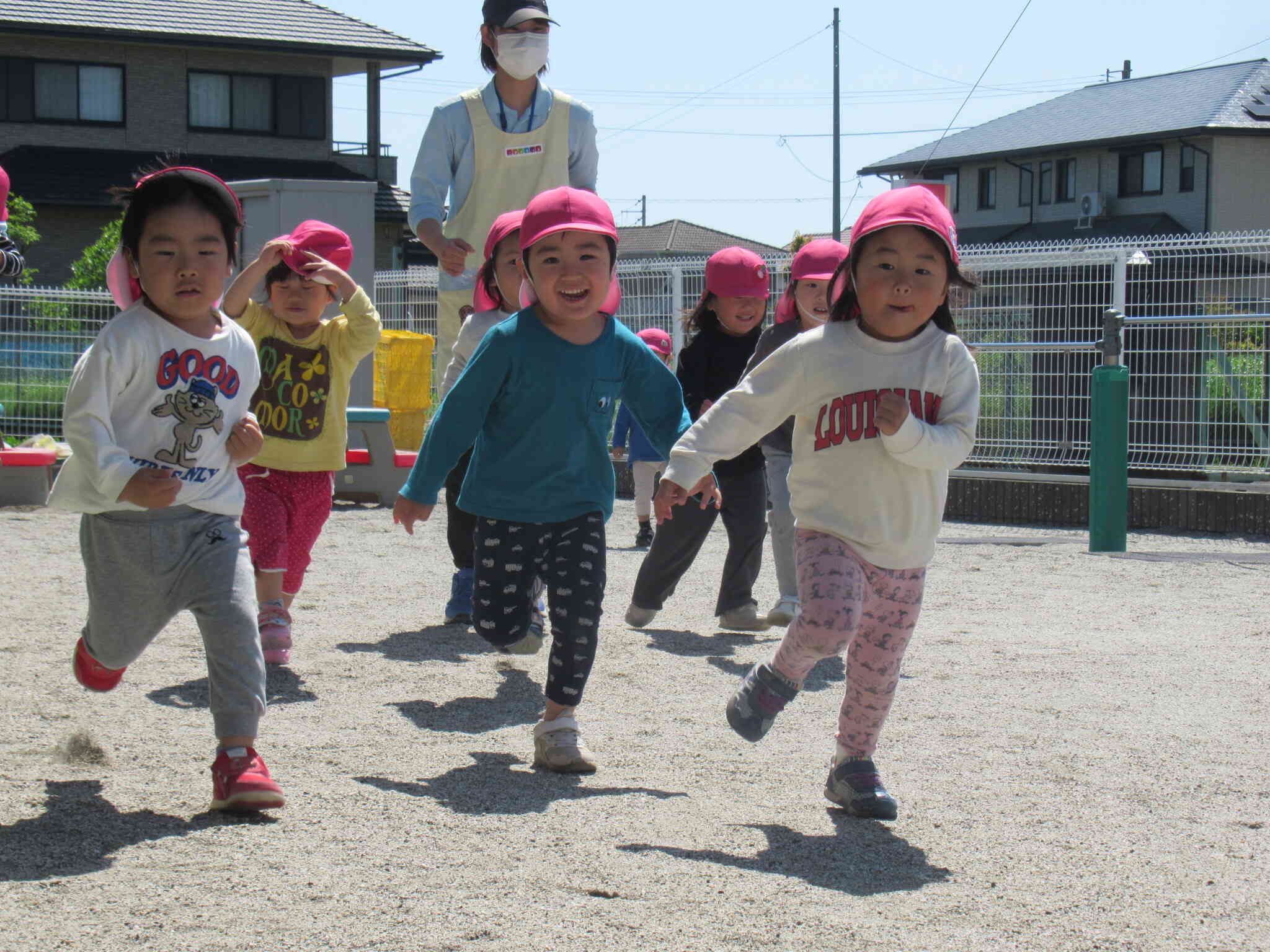 お外遊びたーのしい♬