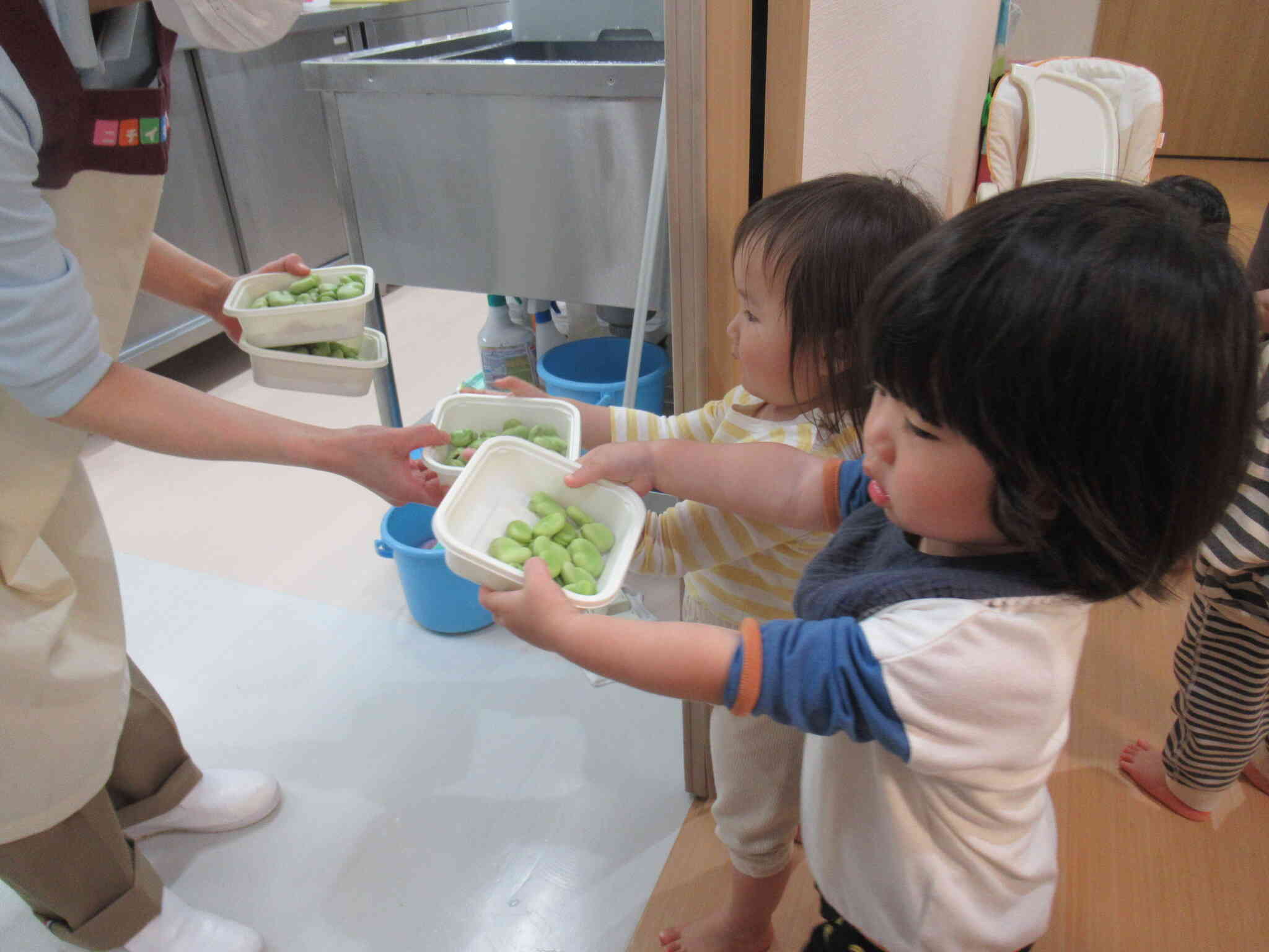 給食先生に届けよう♪
