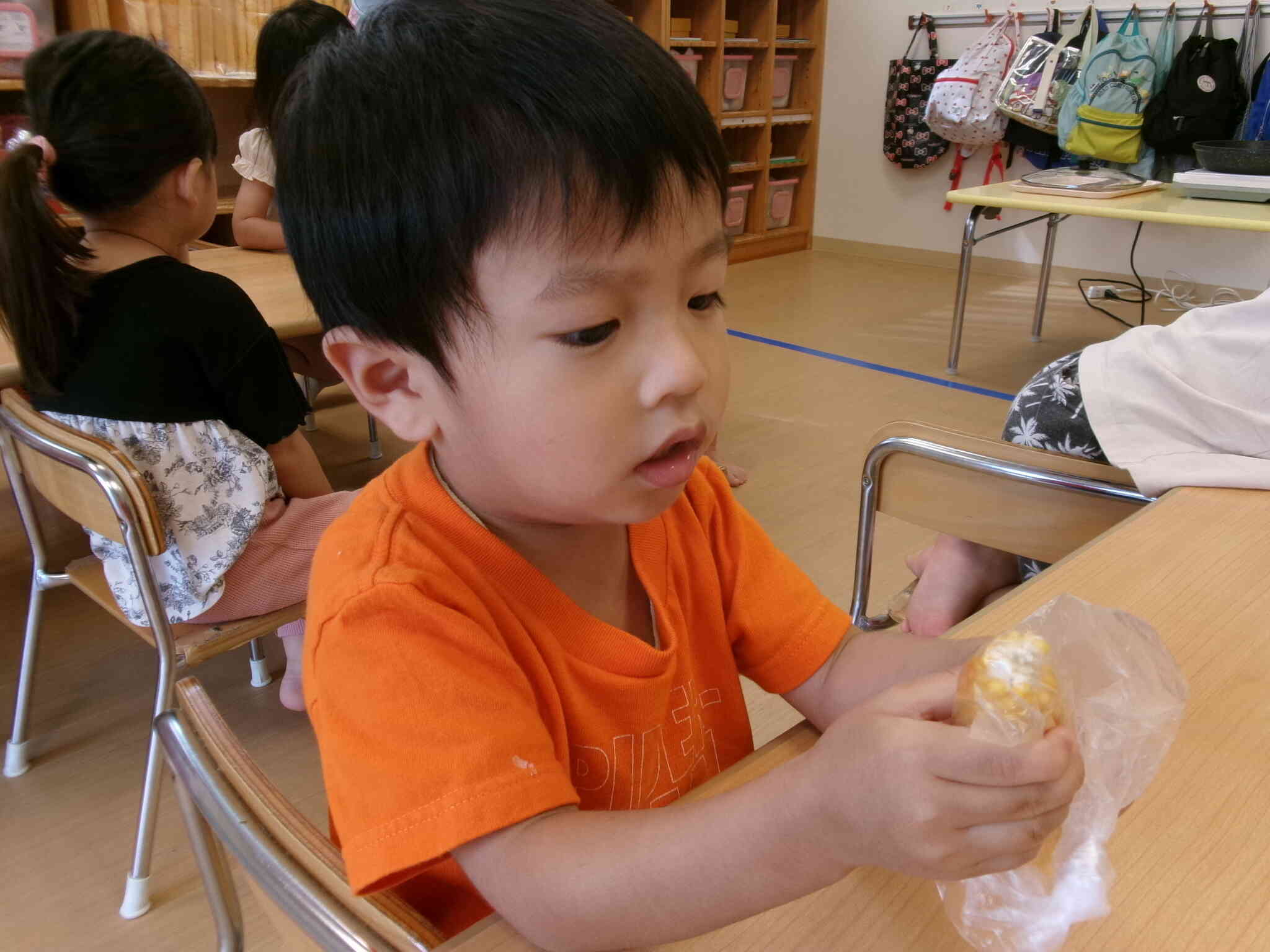 ポップコーンを作ってみよう♪～りす組さん（3歳児）～