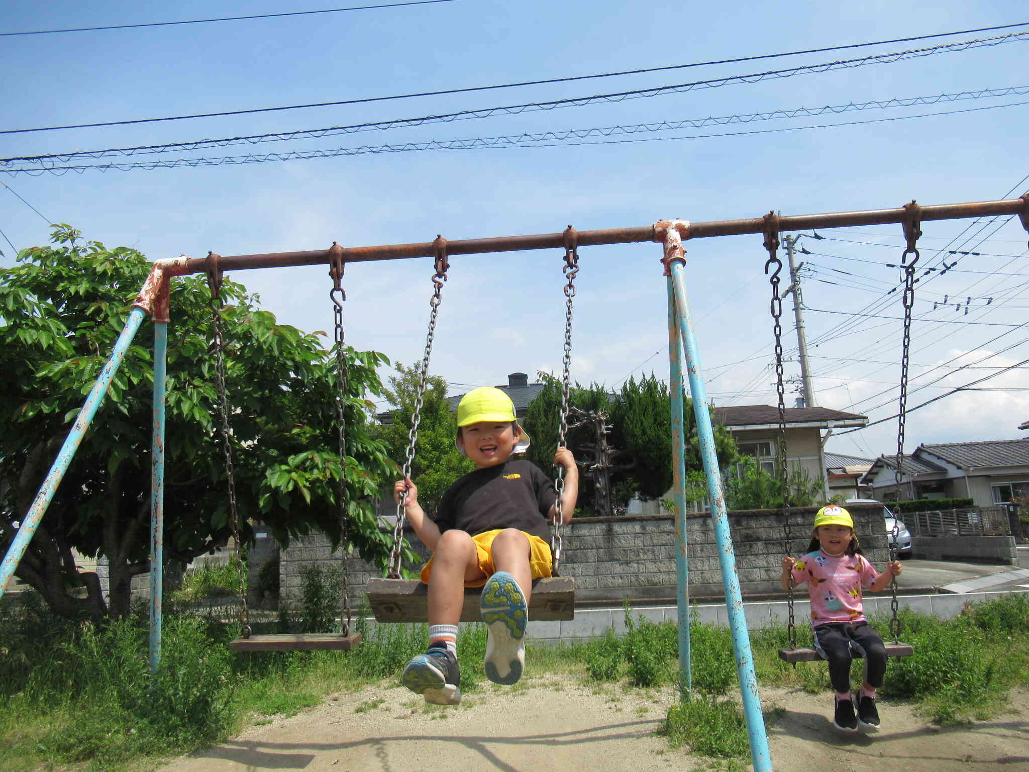 ほら！こうやってブランコをこげるようになったよ！また、ブランコしに遊びに来たいな～♪