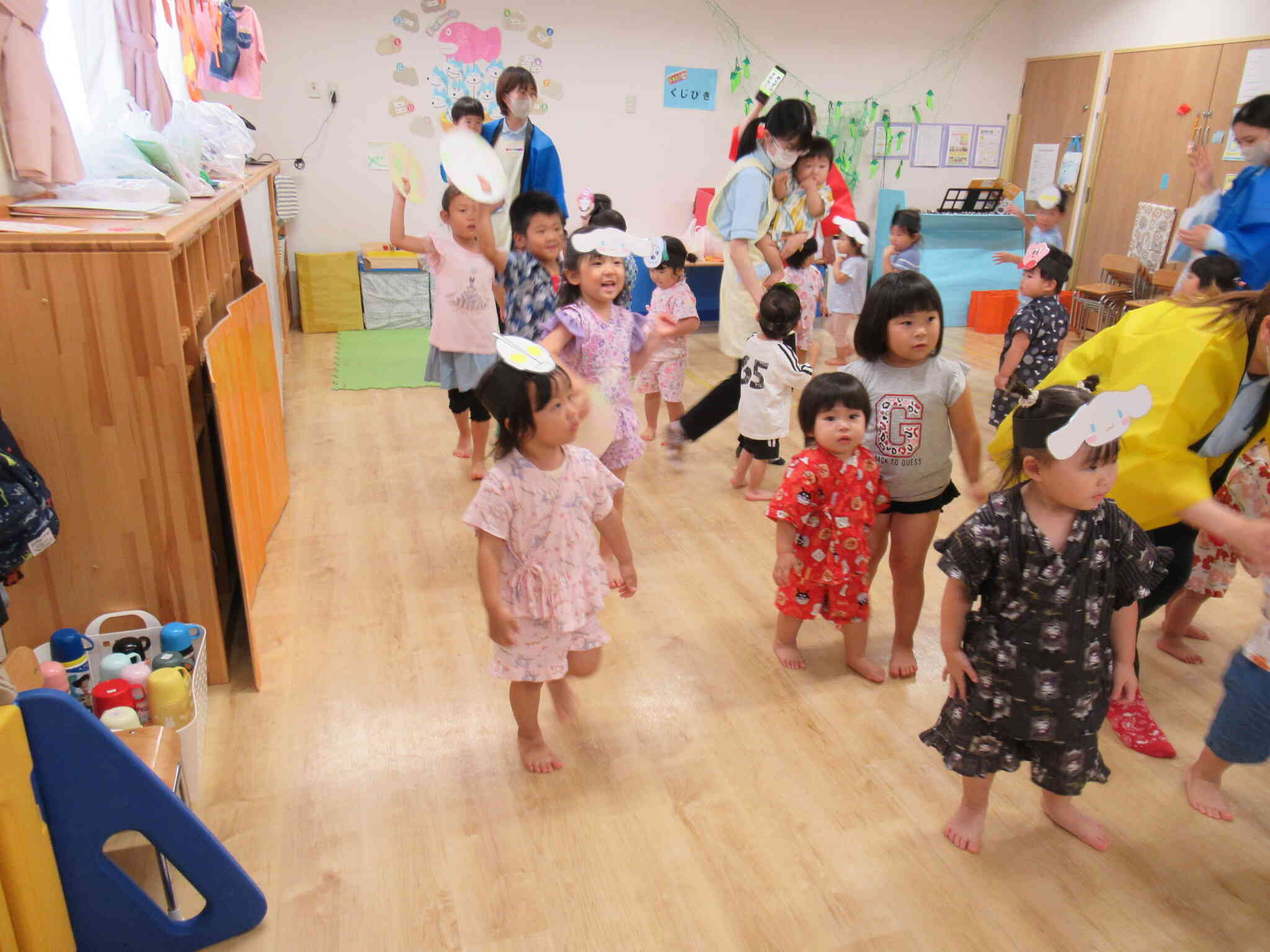 みんなも一緒に踊ろうよ！そ～れっ！えらいやっちゃえらいやっちゃヨイヨイヨイヨイ・・・