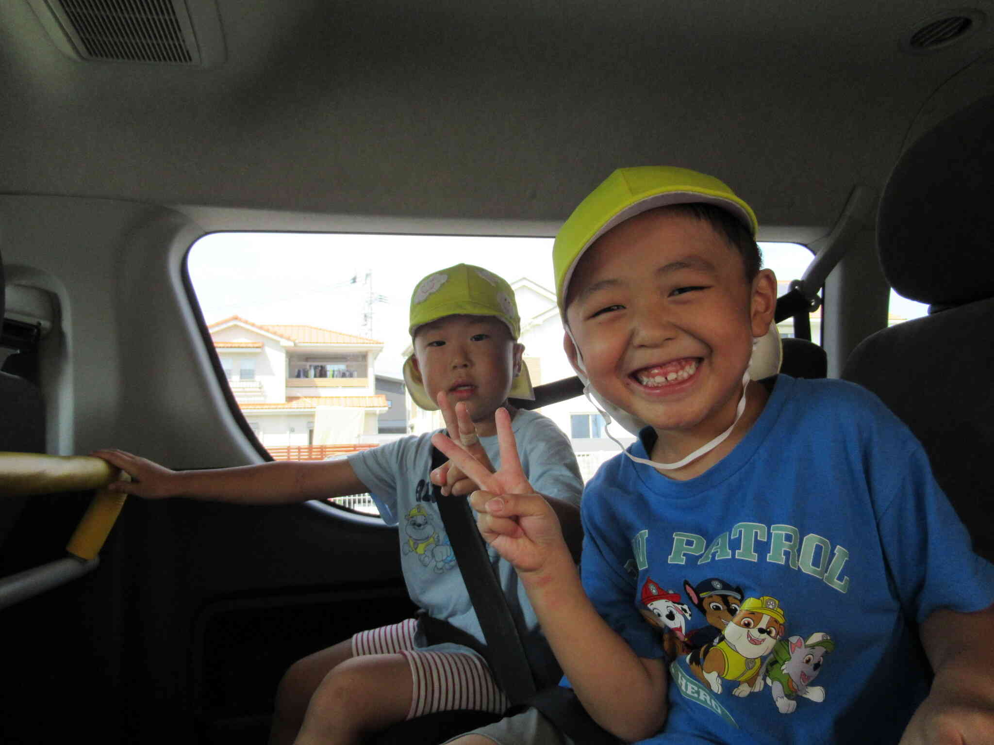 元気よく出発した子どもたち！「いってきま～す！！」