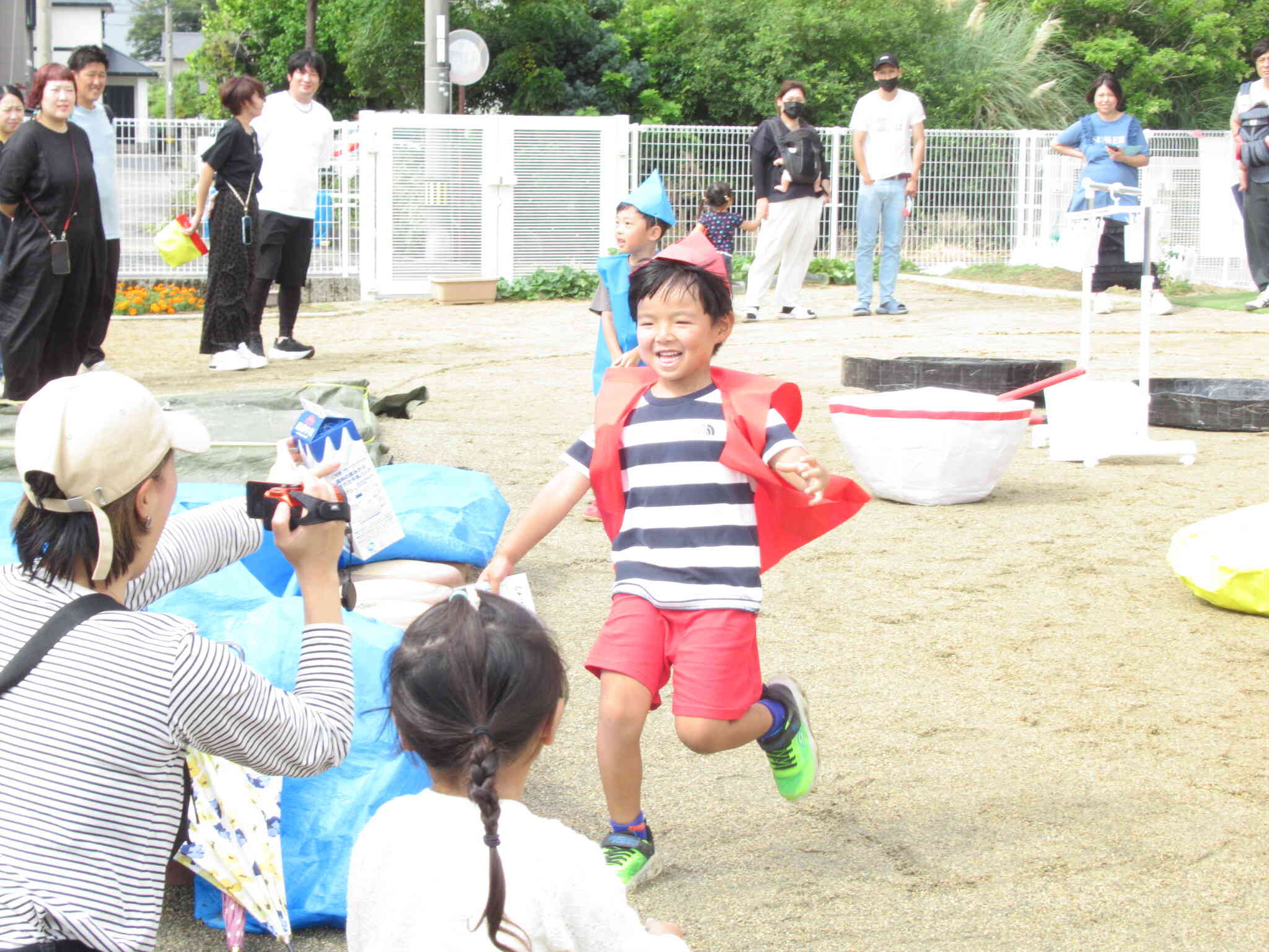 「牛乳どこにあるかな…あっ！あった！！」牛乳もらえてよかったね♪