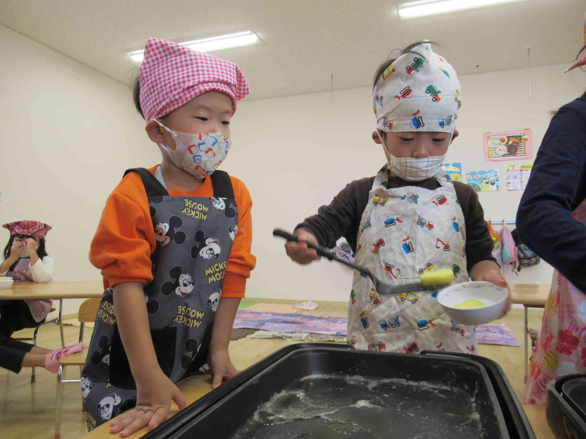 さつま芋をひっくり返すよ♬
