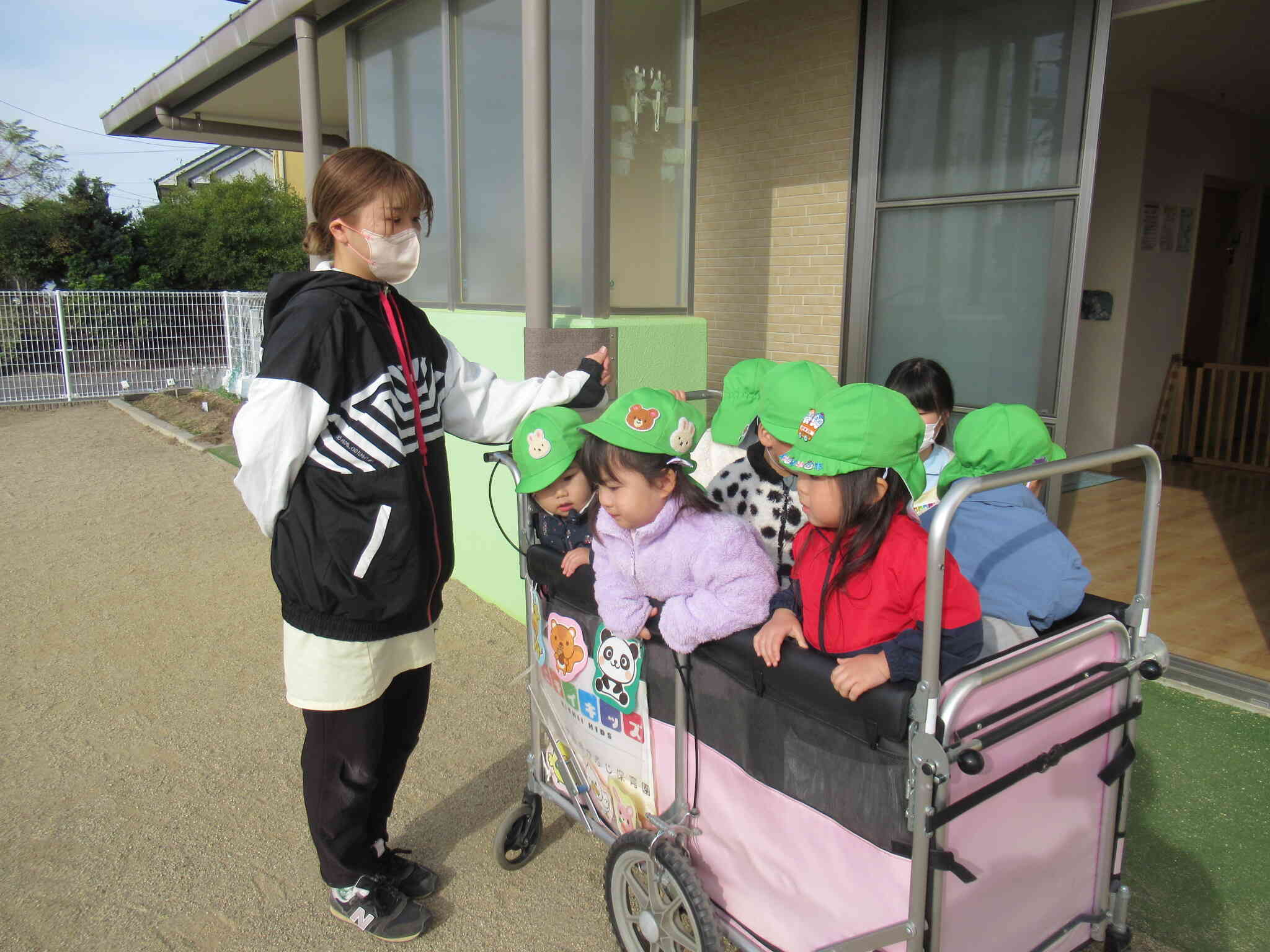 そのころ園でも、地震を想定した避難訓練を行いました！先生の話をよく聞いて行動できていました☆