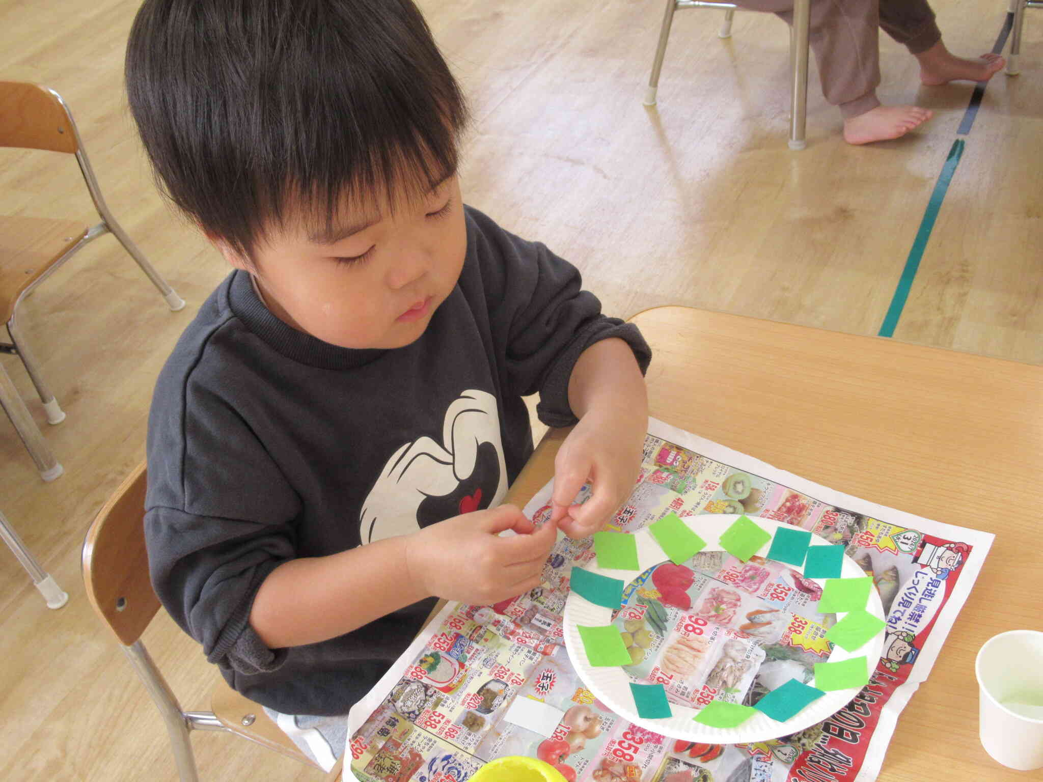 のりでぺたぺたしたよ！