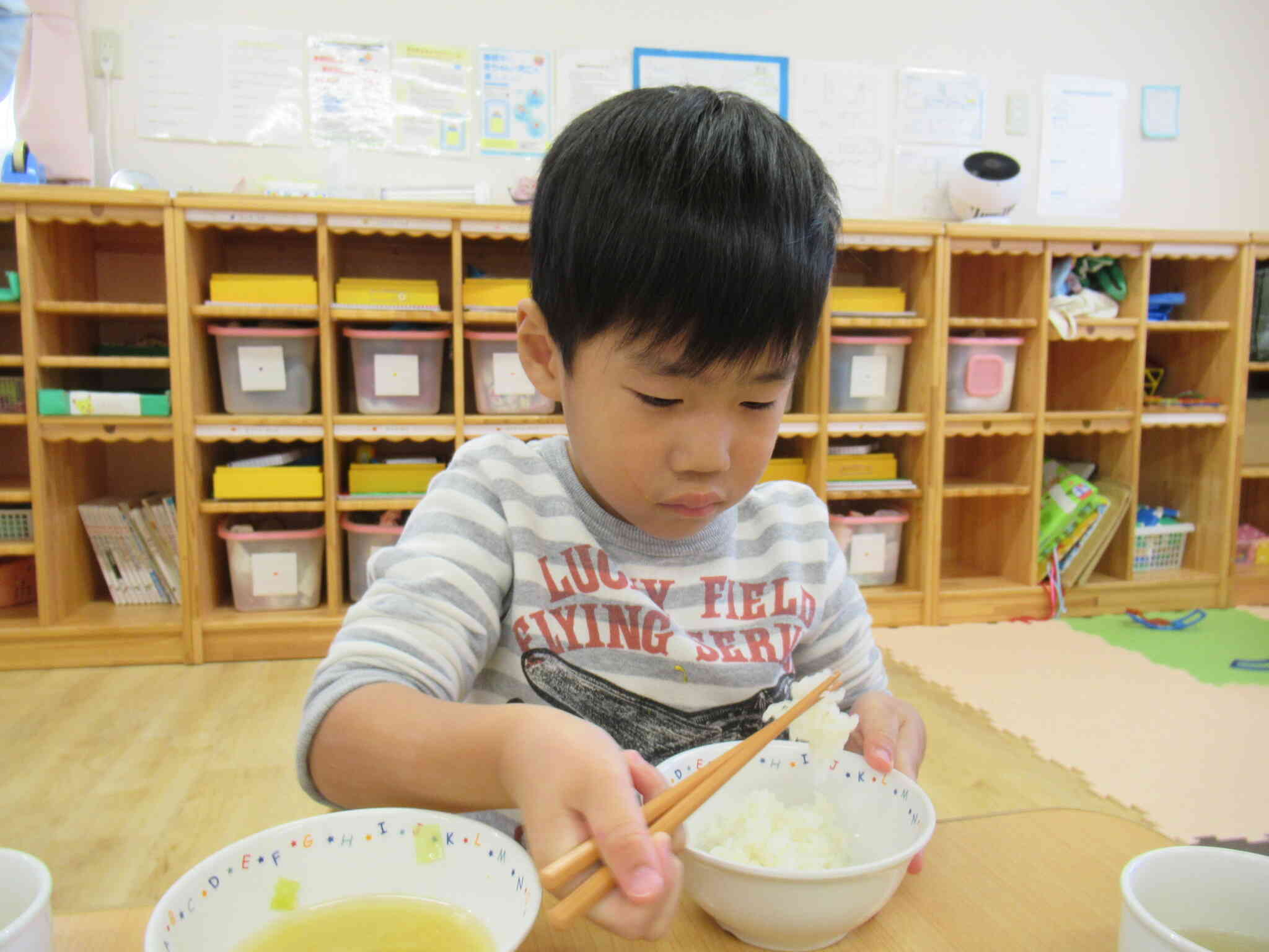 おうちでエジソンのお箸で練習していることを教えてくれました♡