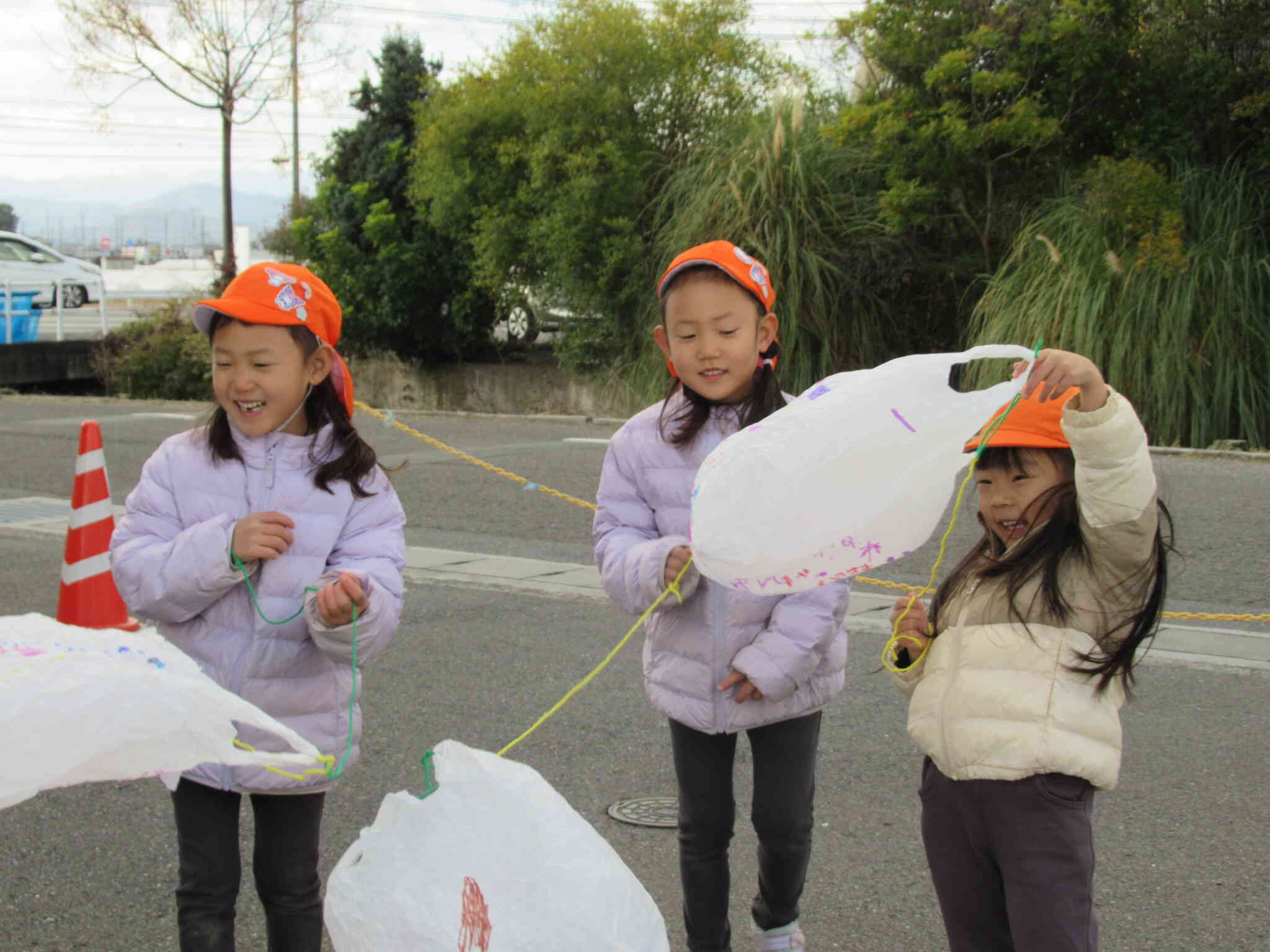 みんなで凧あげすると楽しいね♡