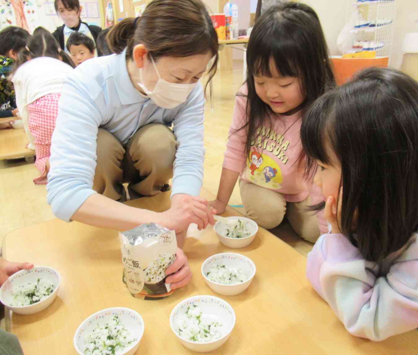 わかめごはんを食べてみよう！