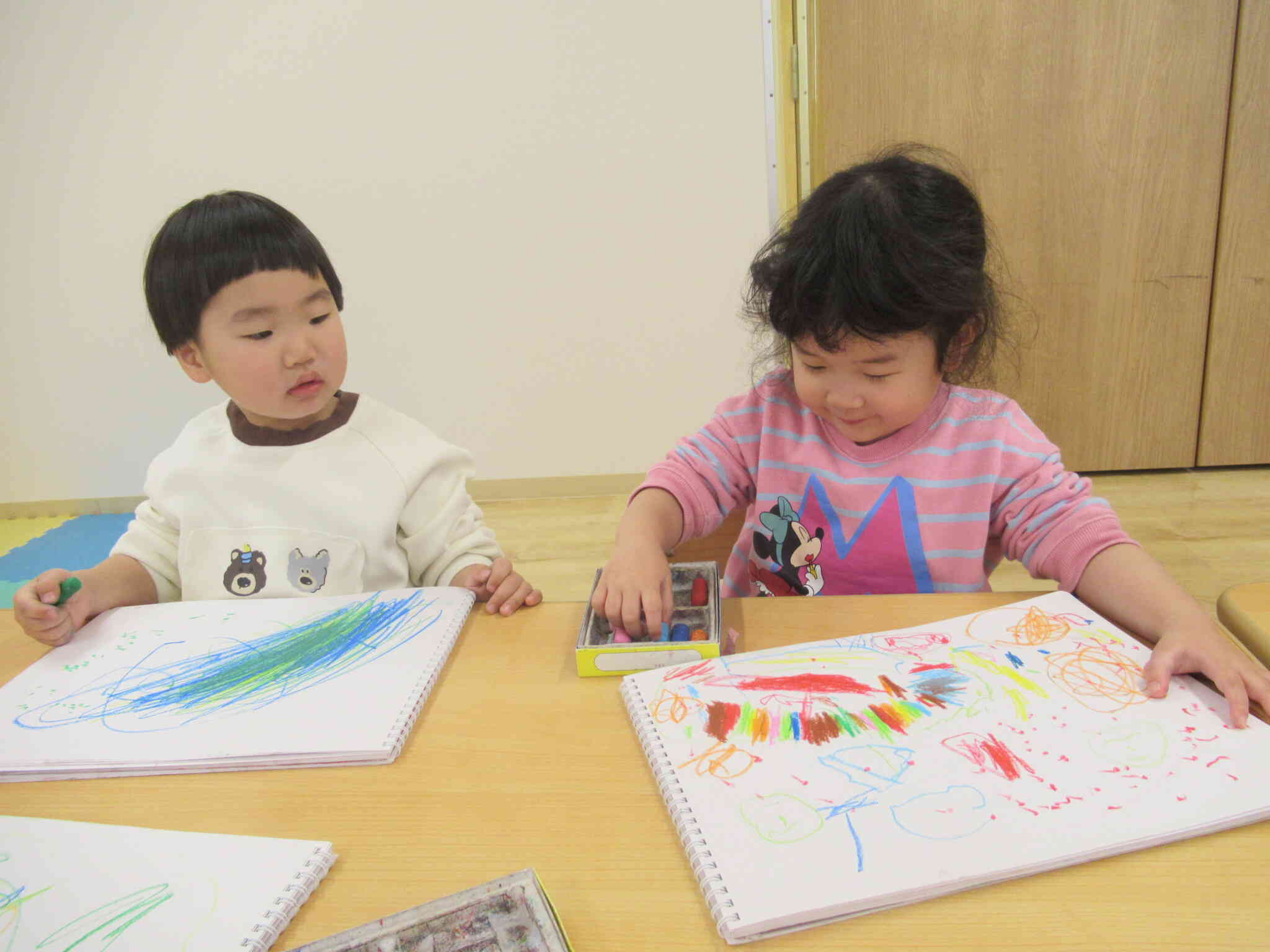 お絵描きをしたよ！～うさぎぐみ～