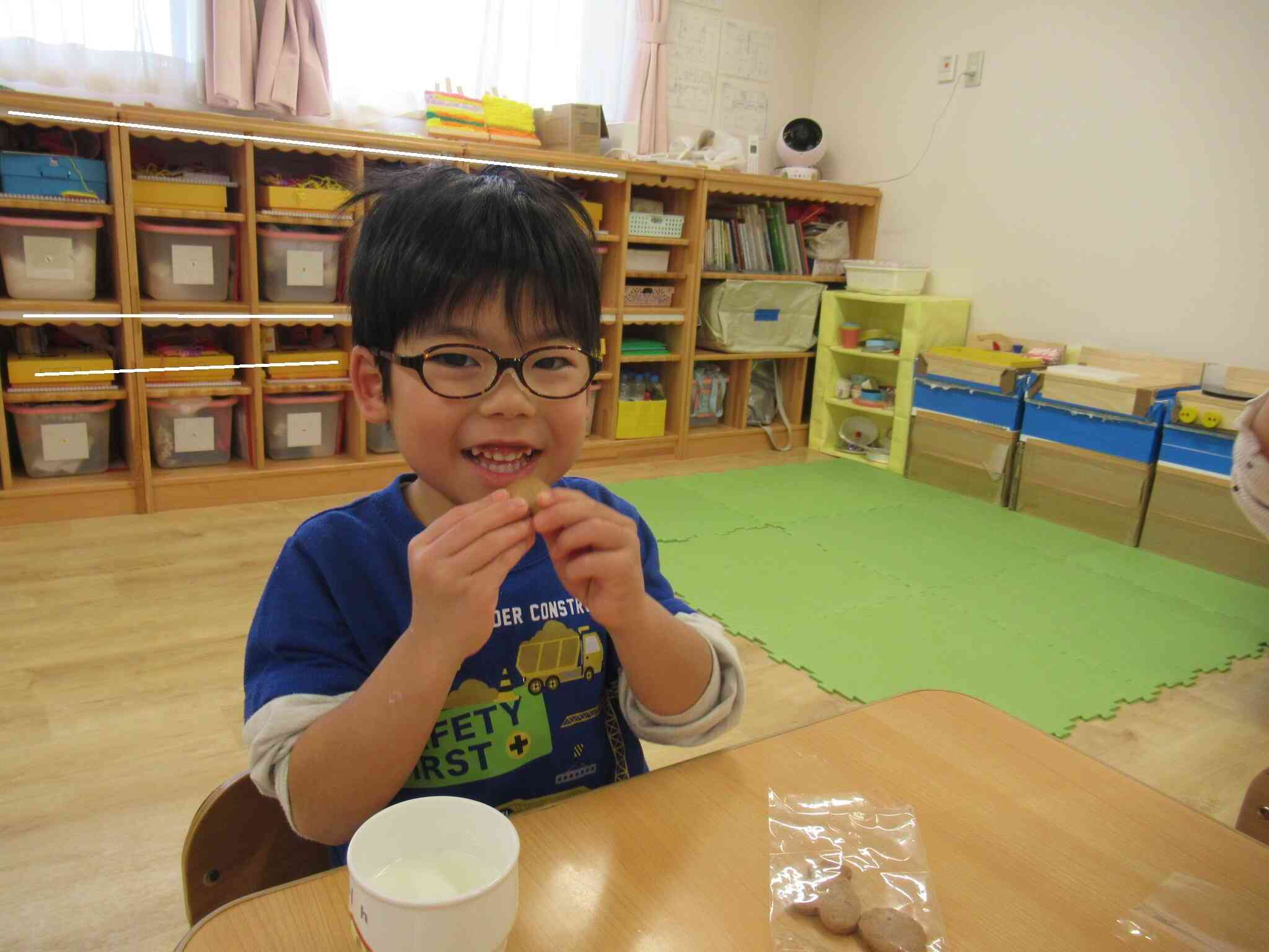 買ったクッキーを食べよう♬