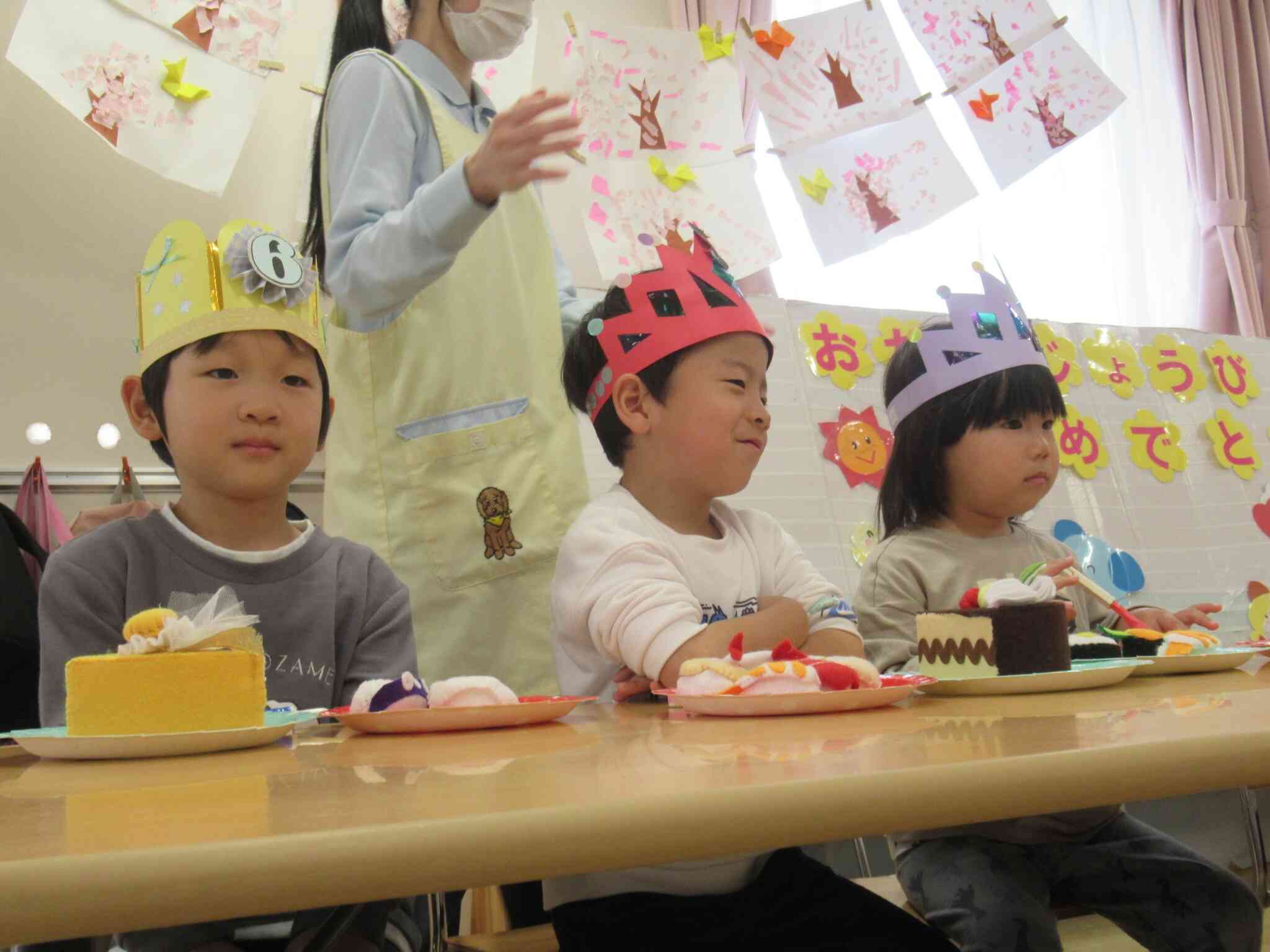 好きなお寿司とケーキを選んで今からパーティー♬
