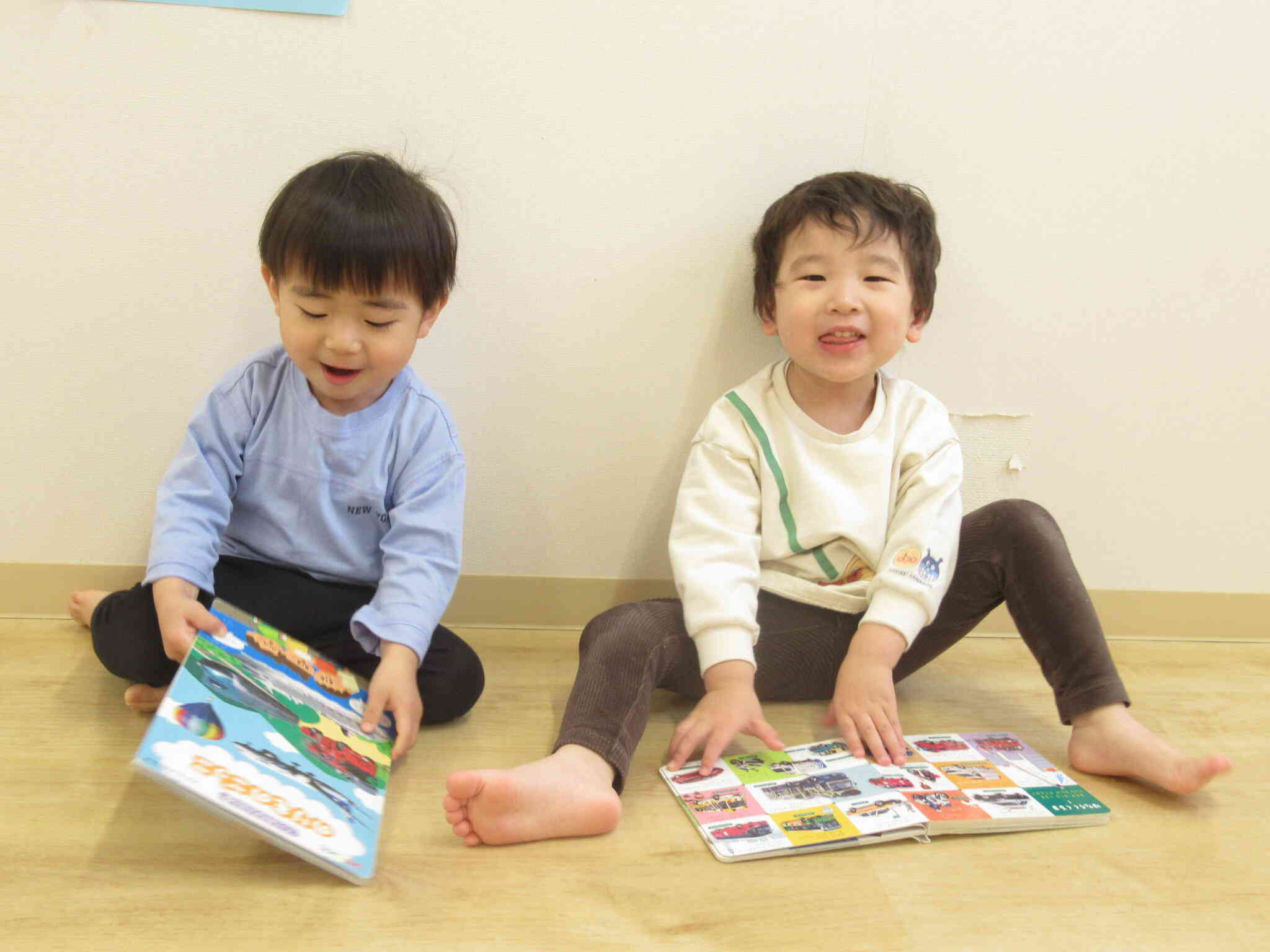 絵本やパズルもあるよ！