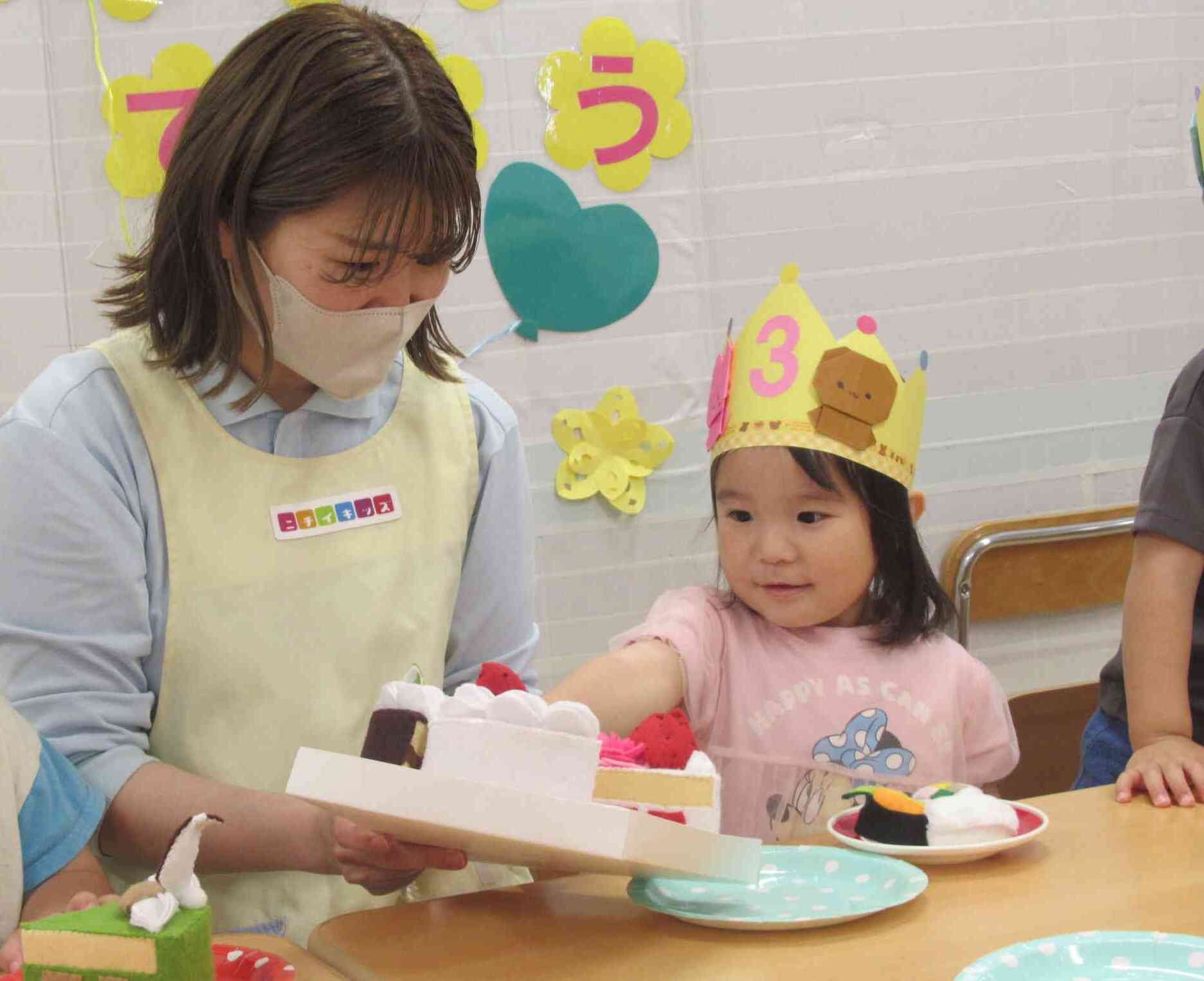 う~ん…これにする!自分の好きなケーキを選びました♡