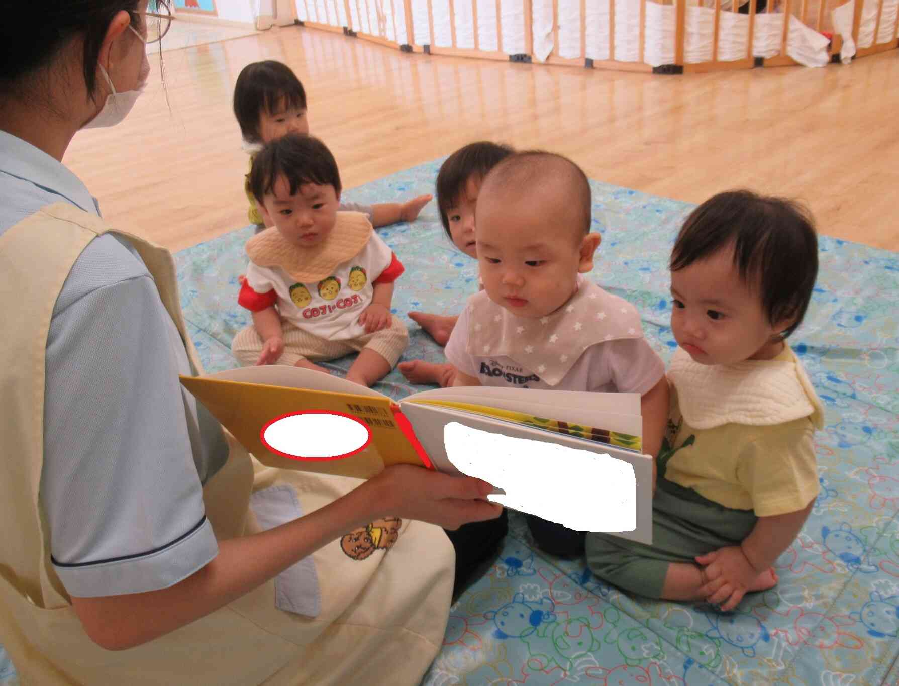 今日はどんな絵本かな～？？