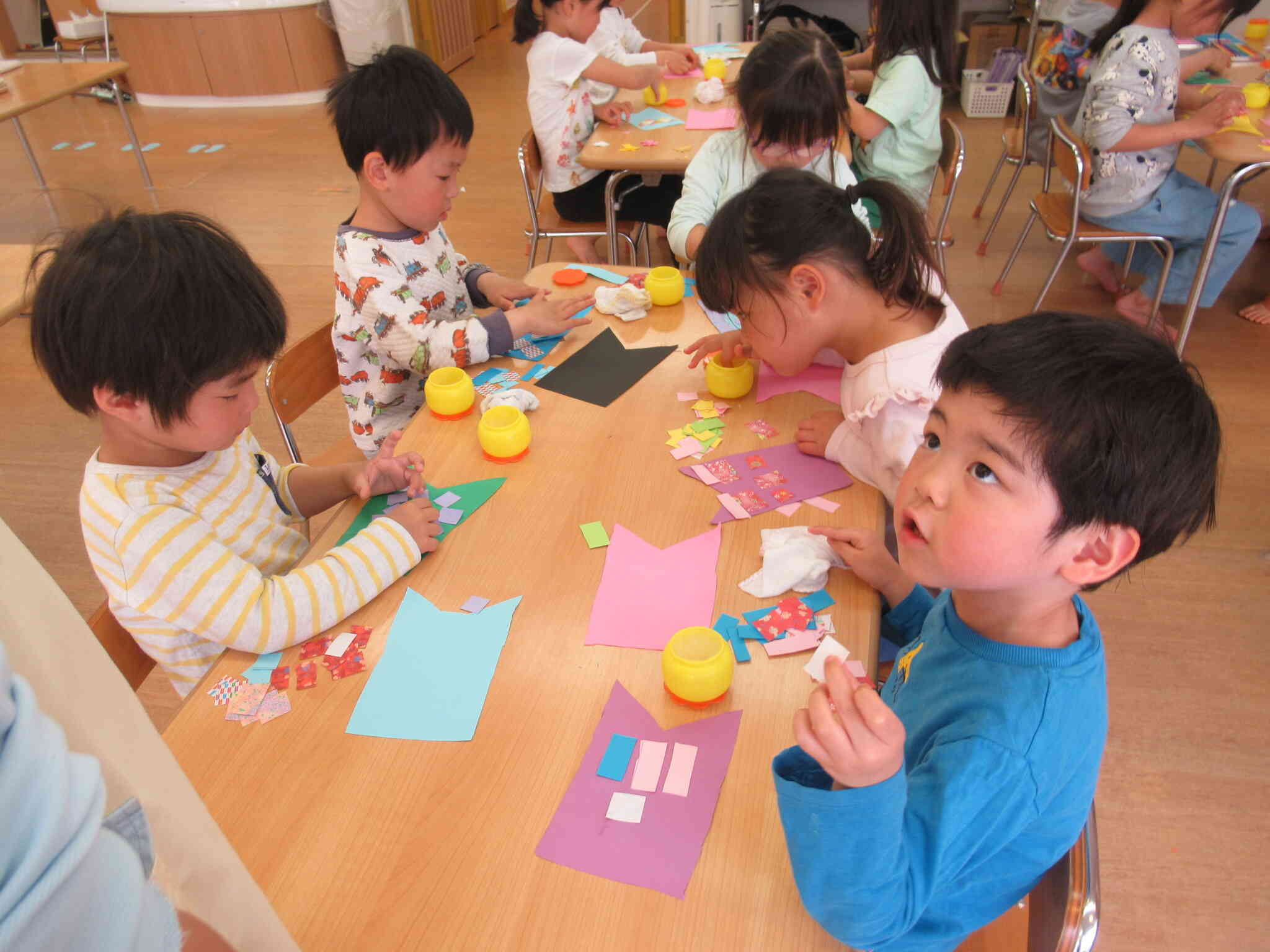 4歳児　こいのぼりの製作