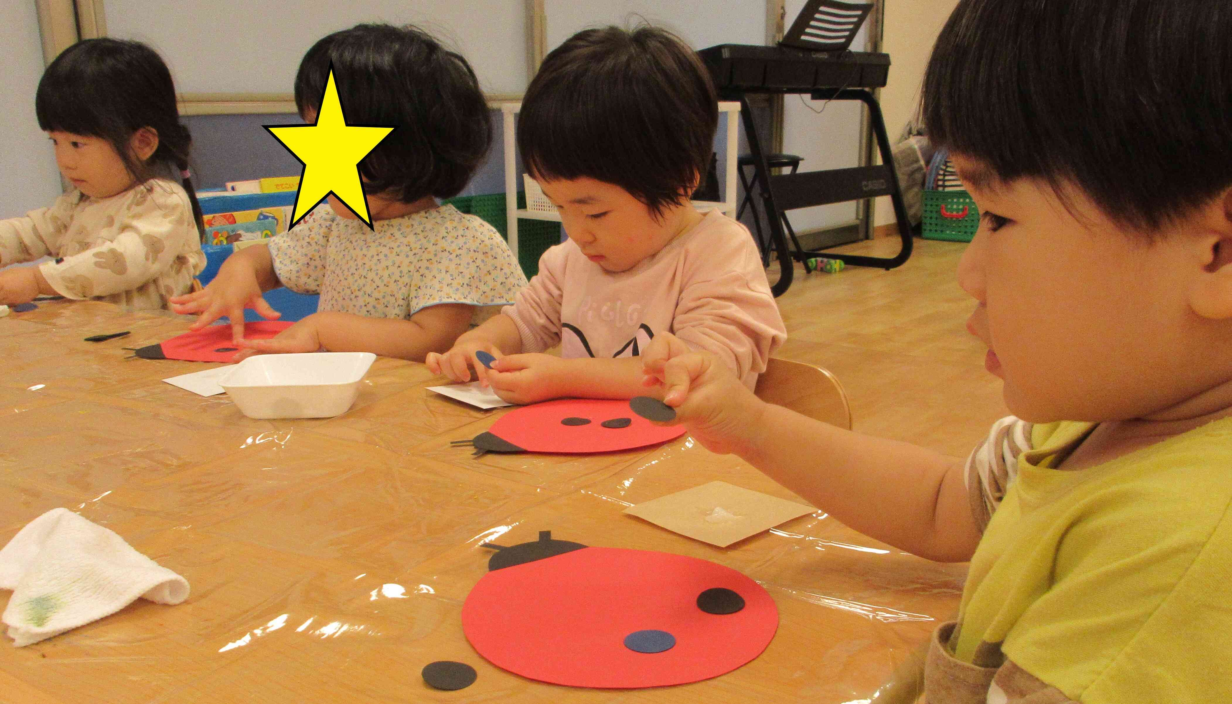 指に糊がついてべたべたする