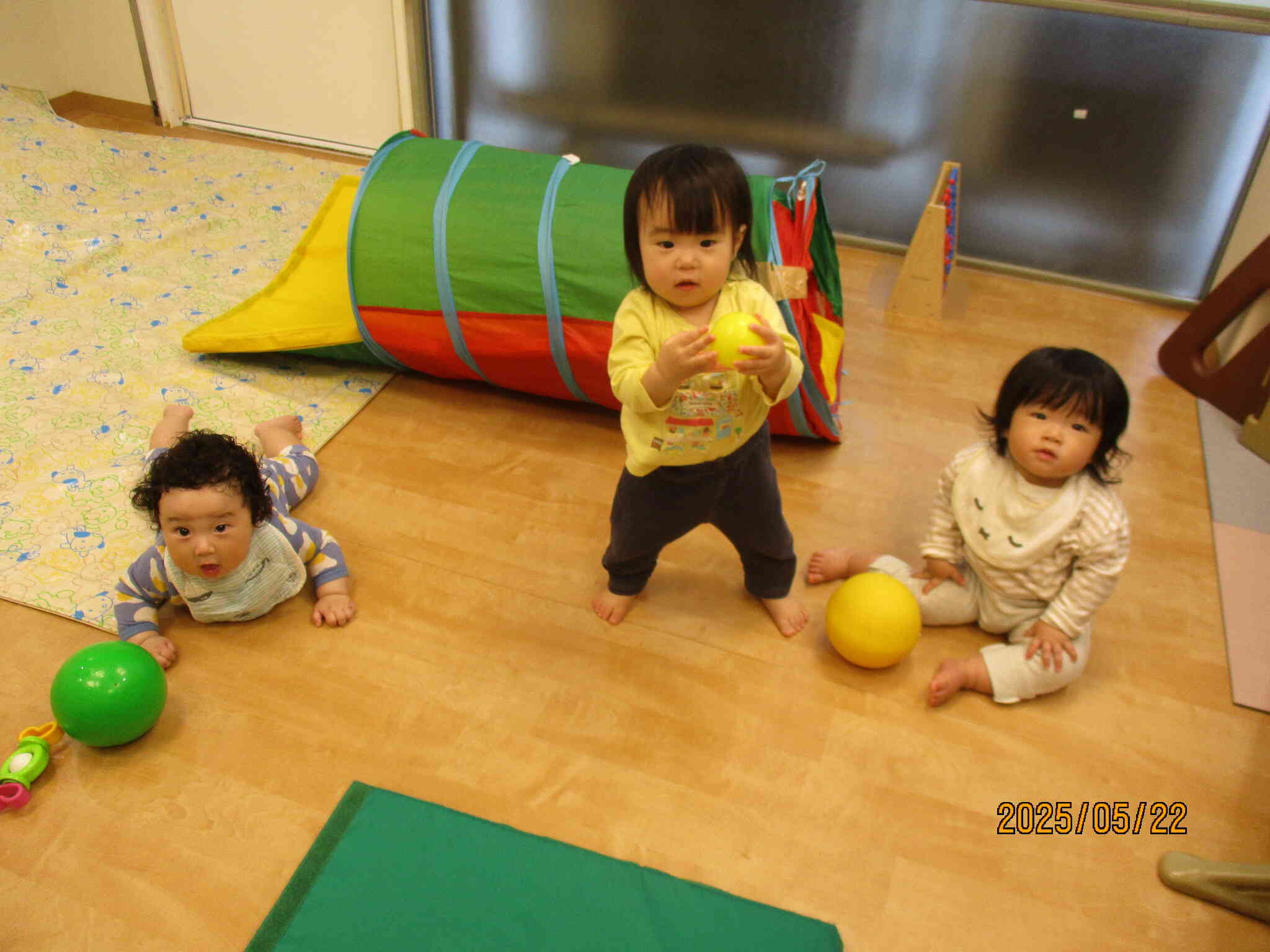0歳児　遊びの様子
