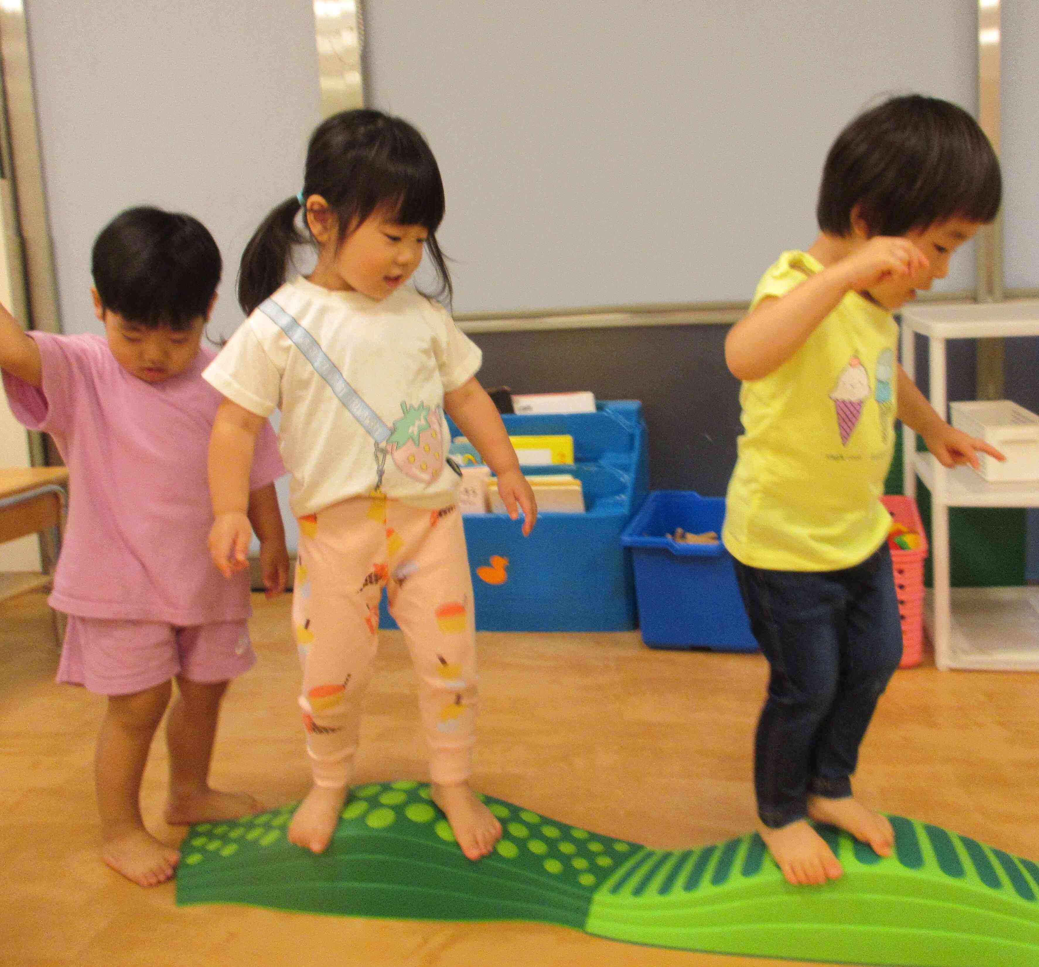 2歳児あひるぐみ　雨の日は・・・