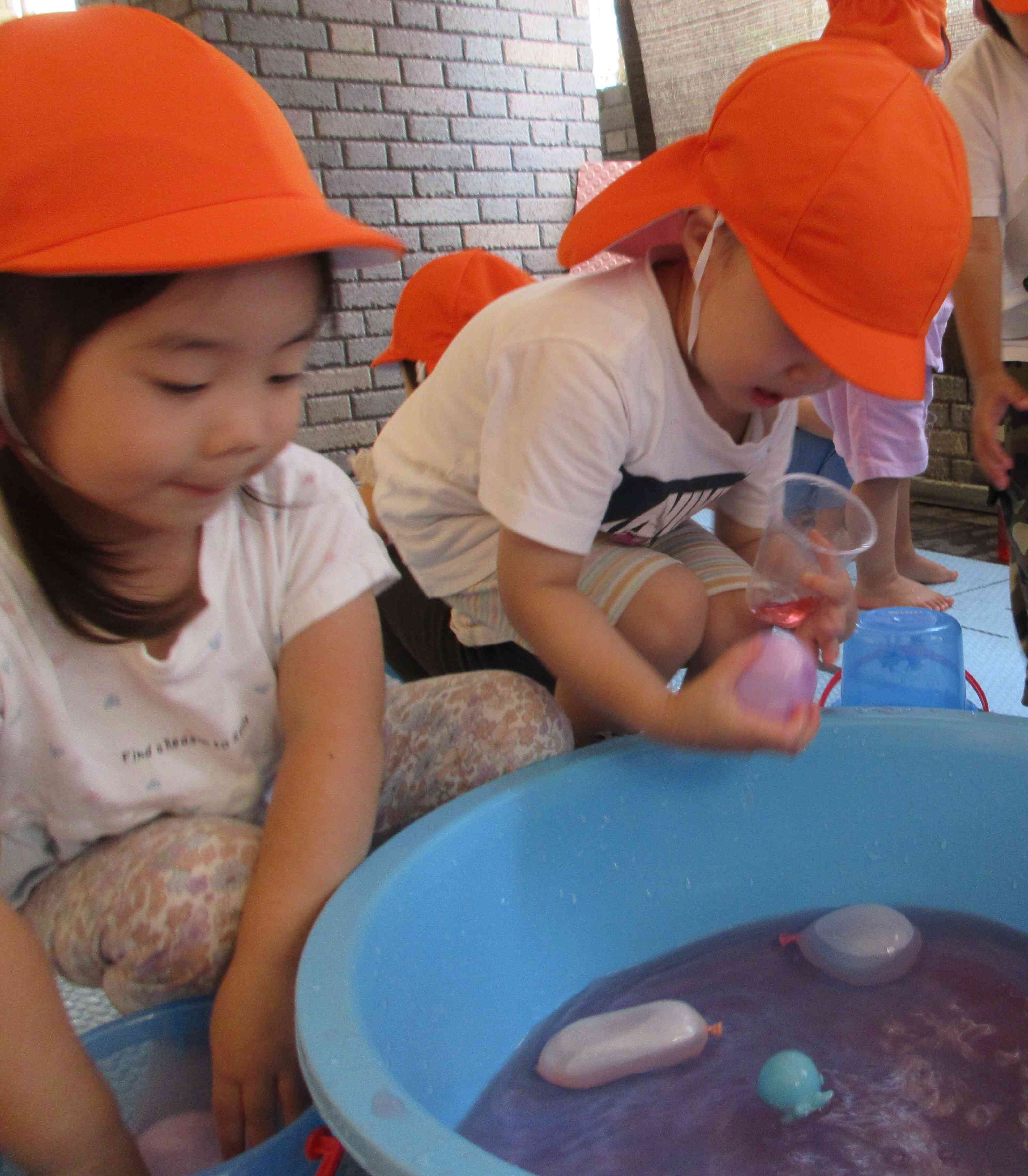 2歳児　楽しい水遊び